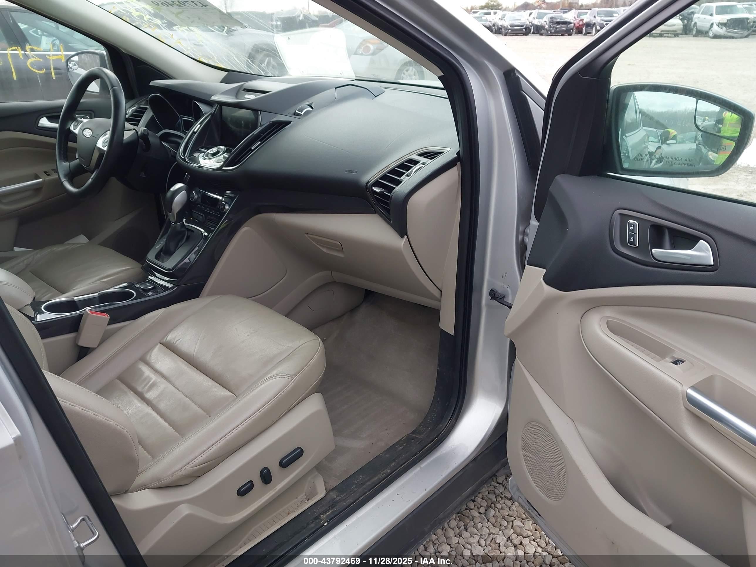 FORD ESCAPE image 5