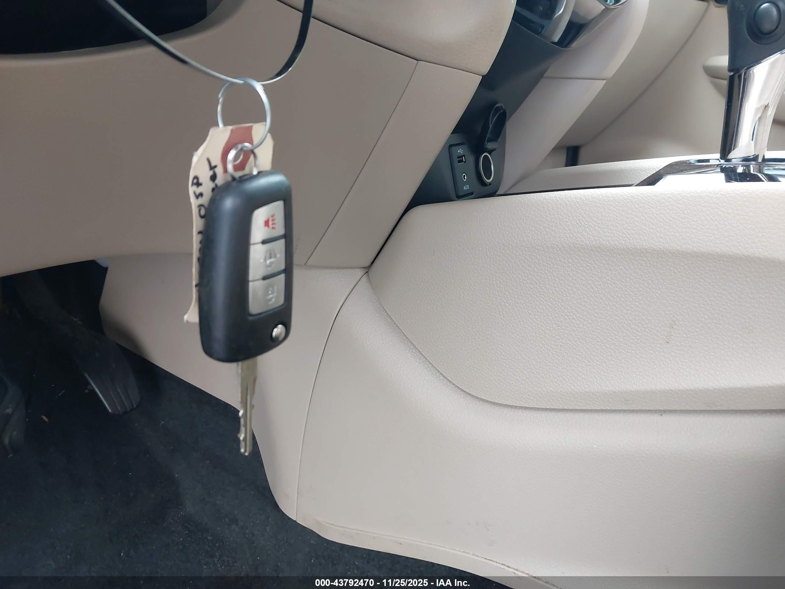NISSAN ROGUE image 11