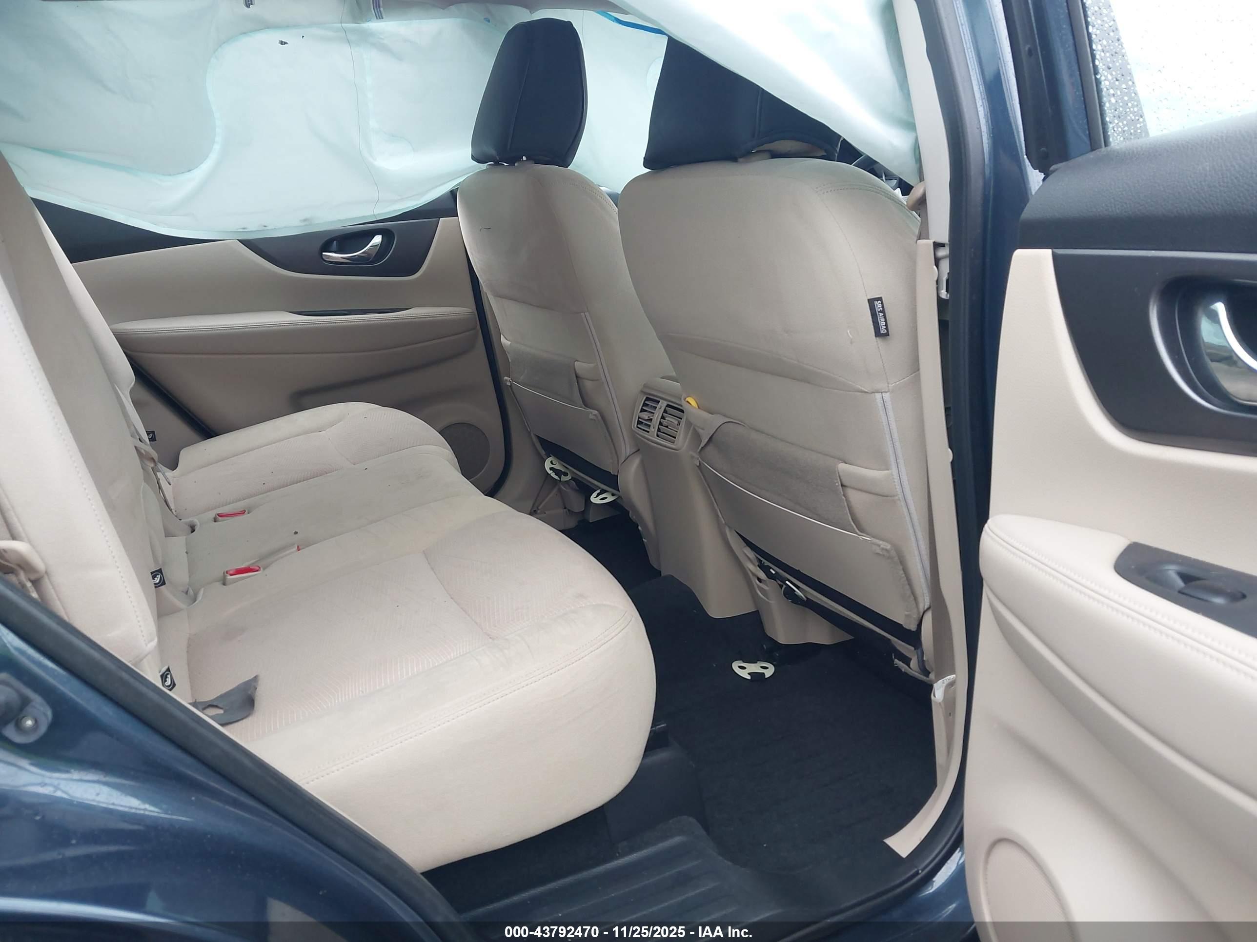 NISSAN ROGUE image 8