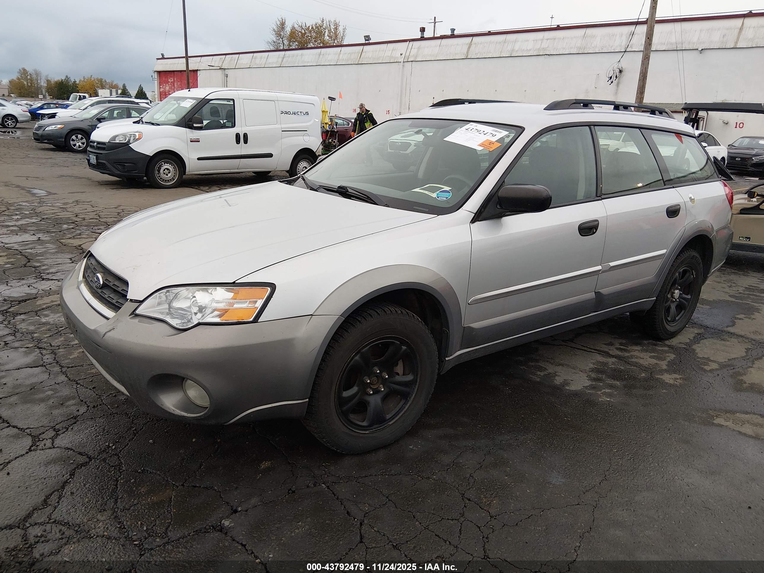 SUBARU OUTBACK image 2