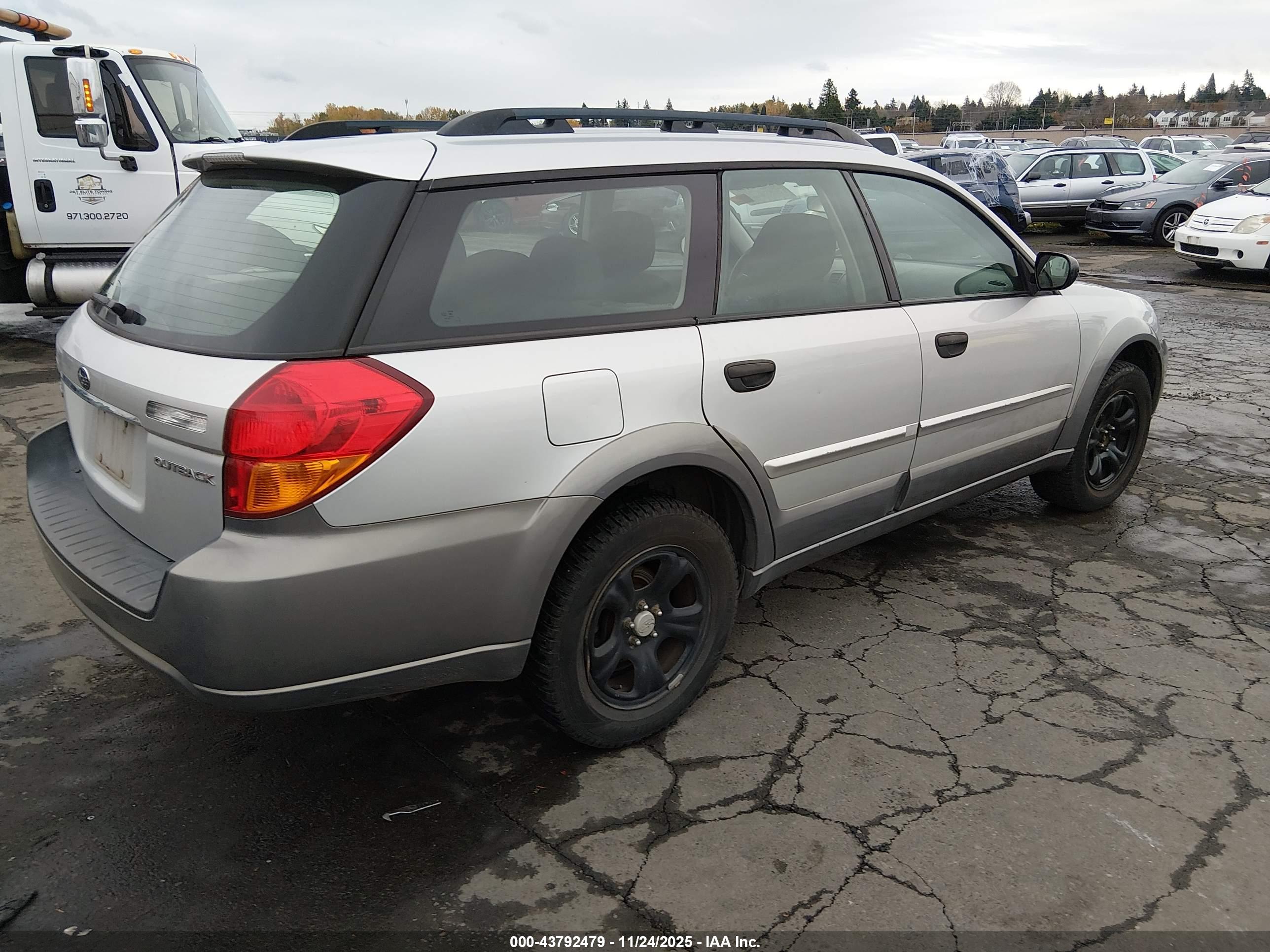 SUBARU OUTBACK image 4