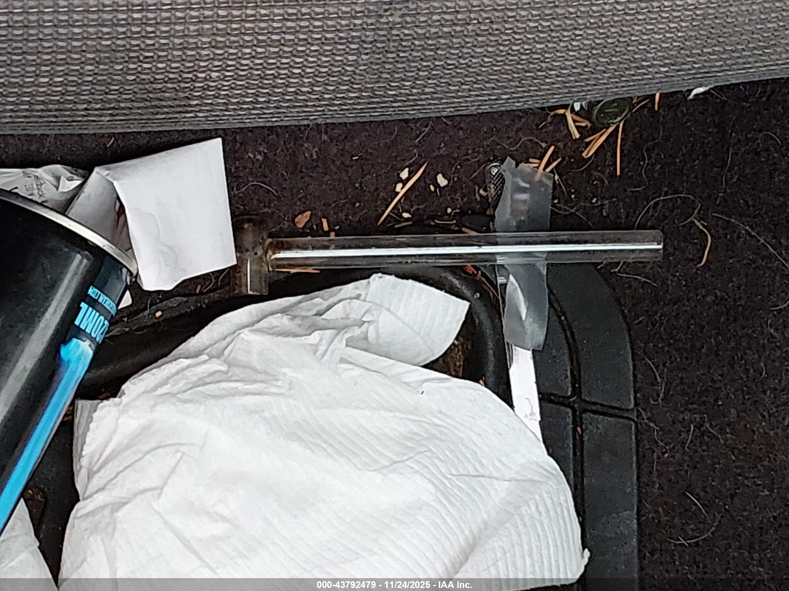 SUBARU OUTBACK image 6