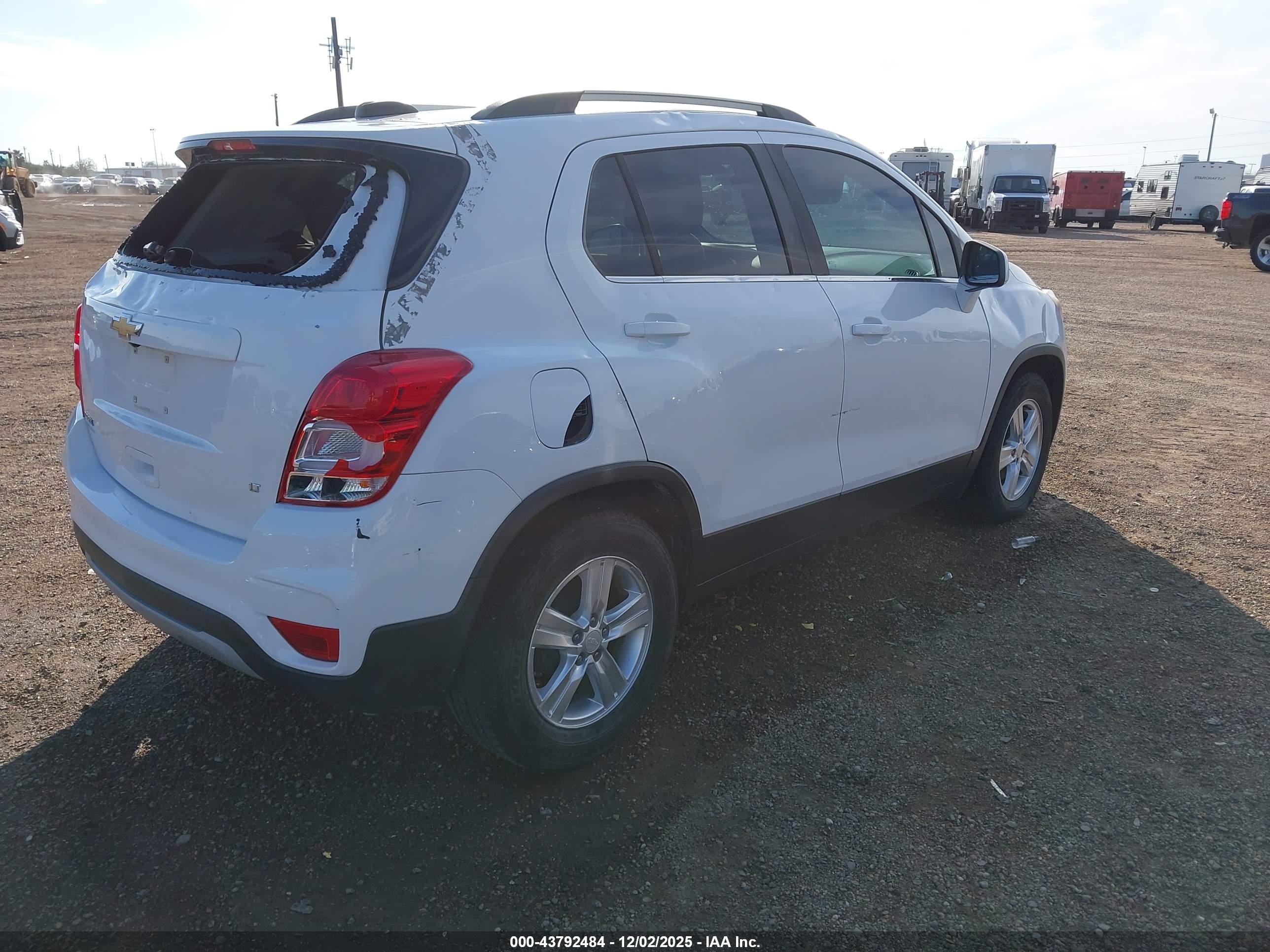 CHEVROLET TRAX image 4