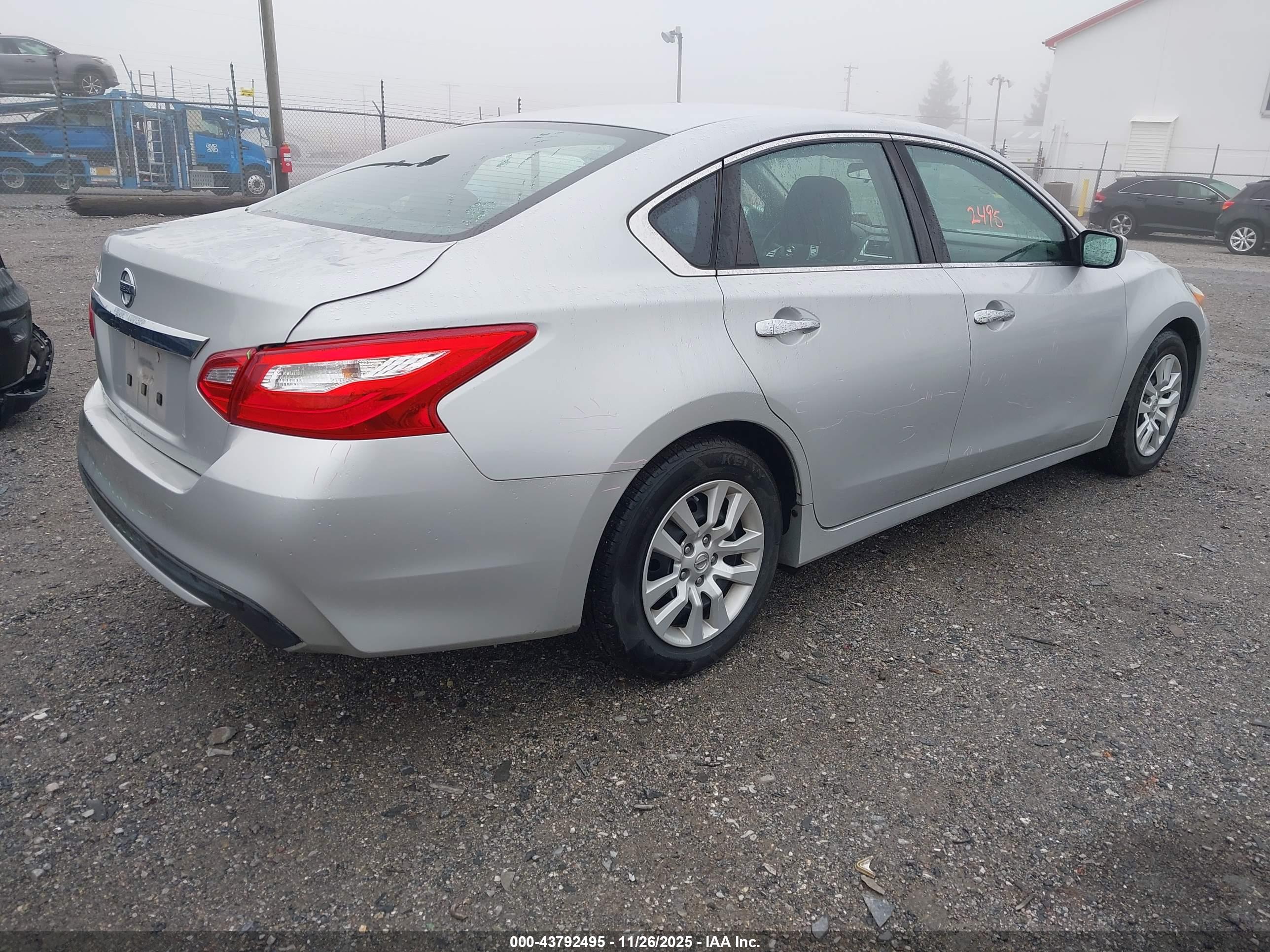 NISSAN ALTIMA image 4