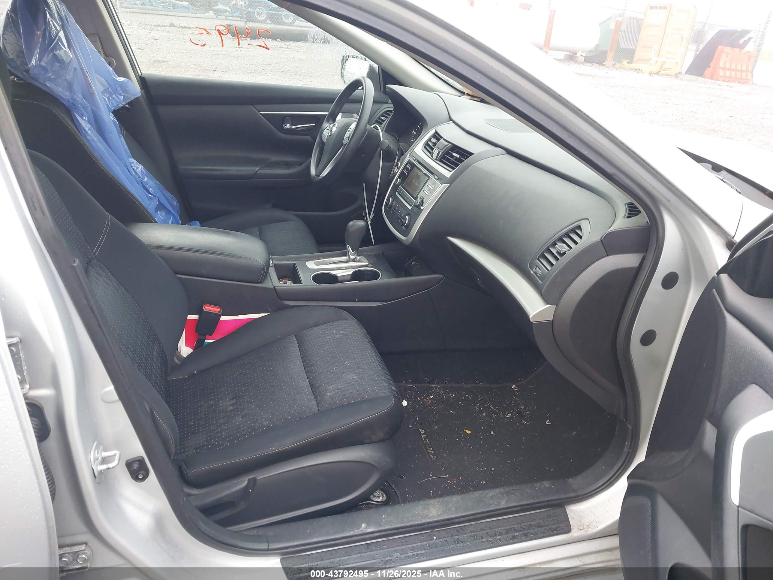 NISSAN ALTIMA image 5