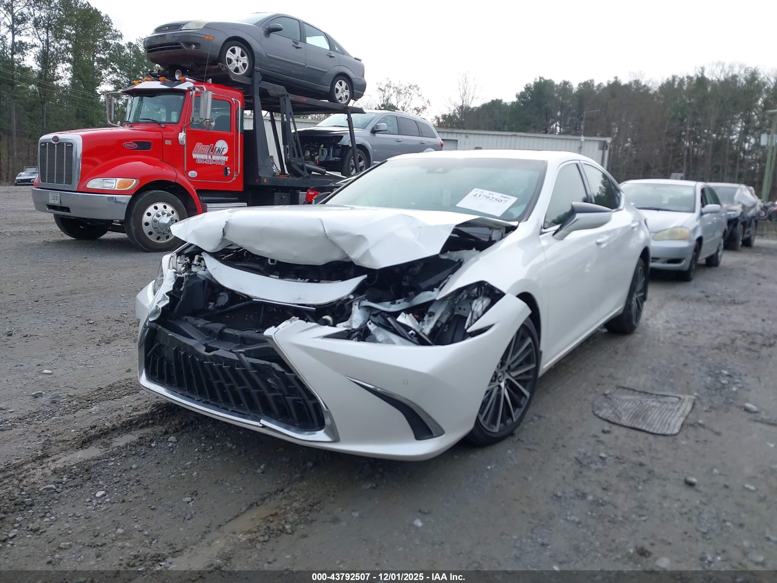 LEXUS ES image 2