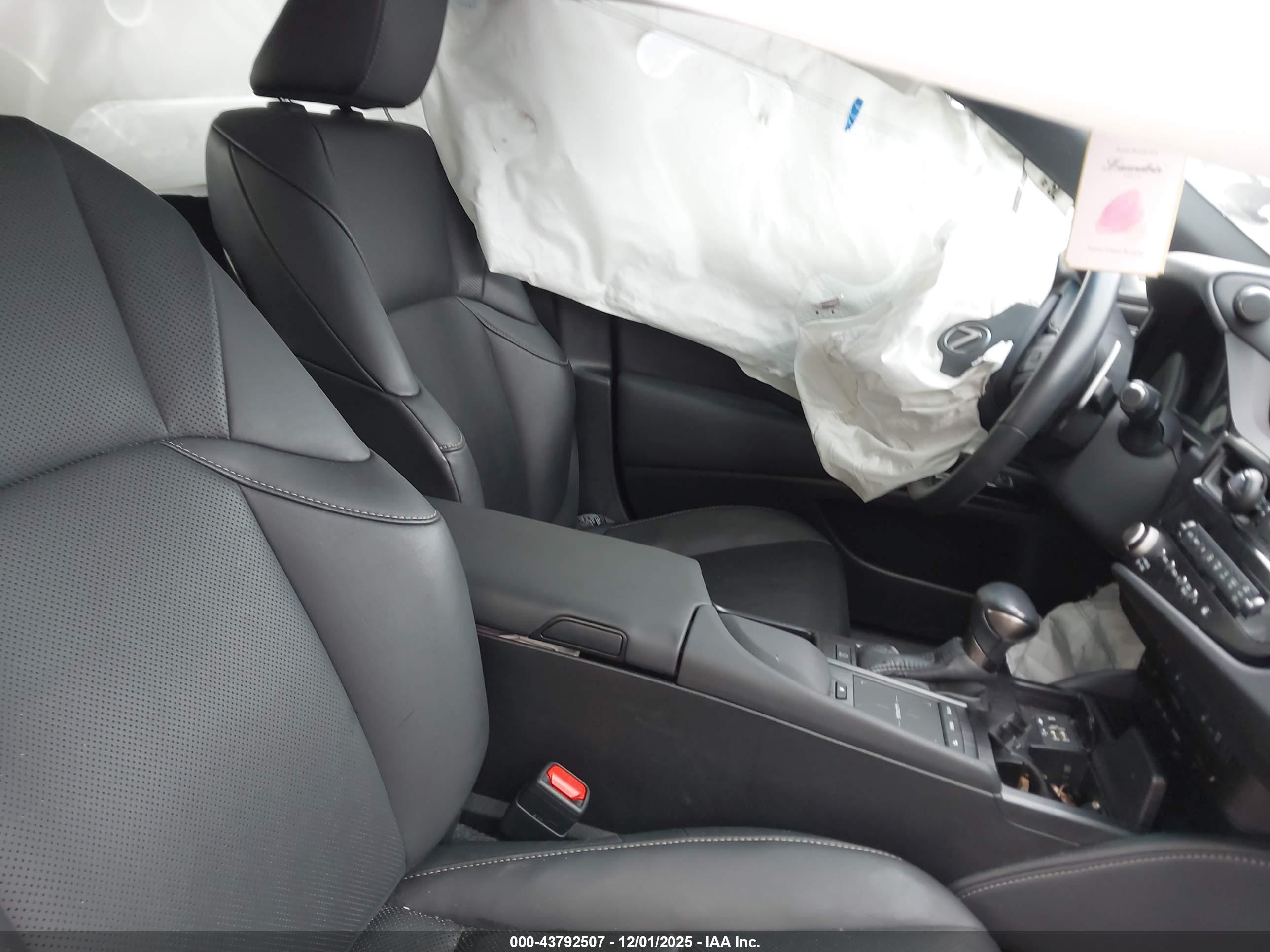 LEXUS ES image 5