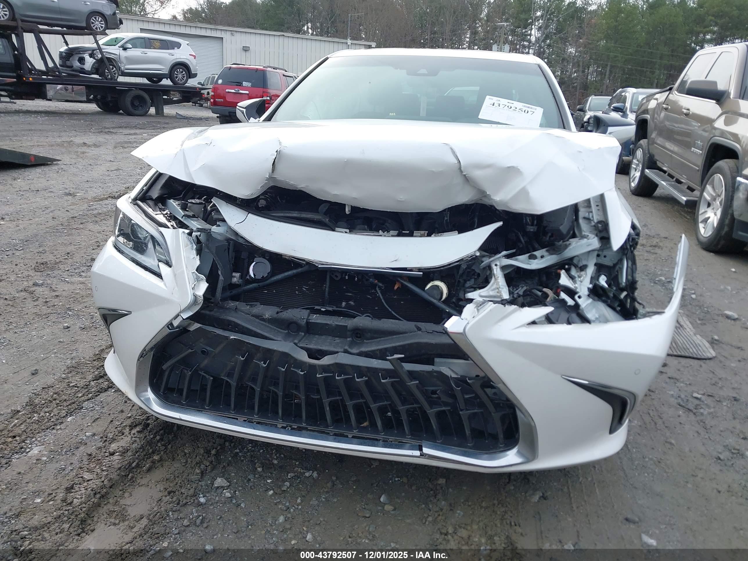 LEXUS ES image 6