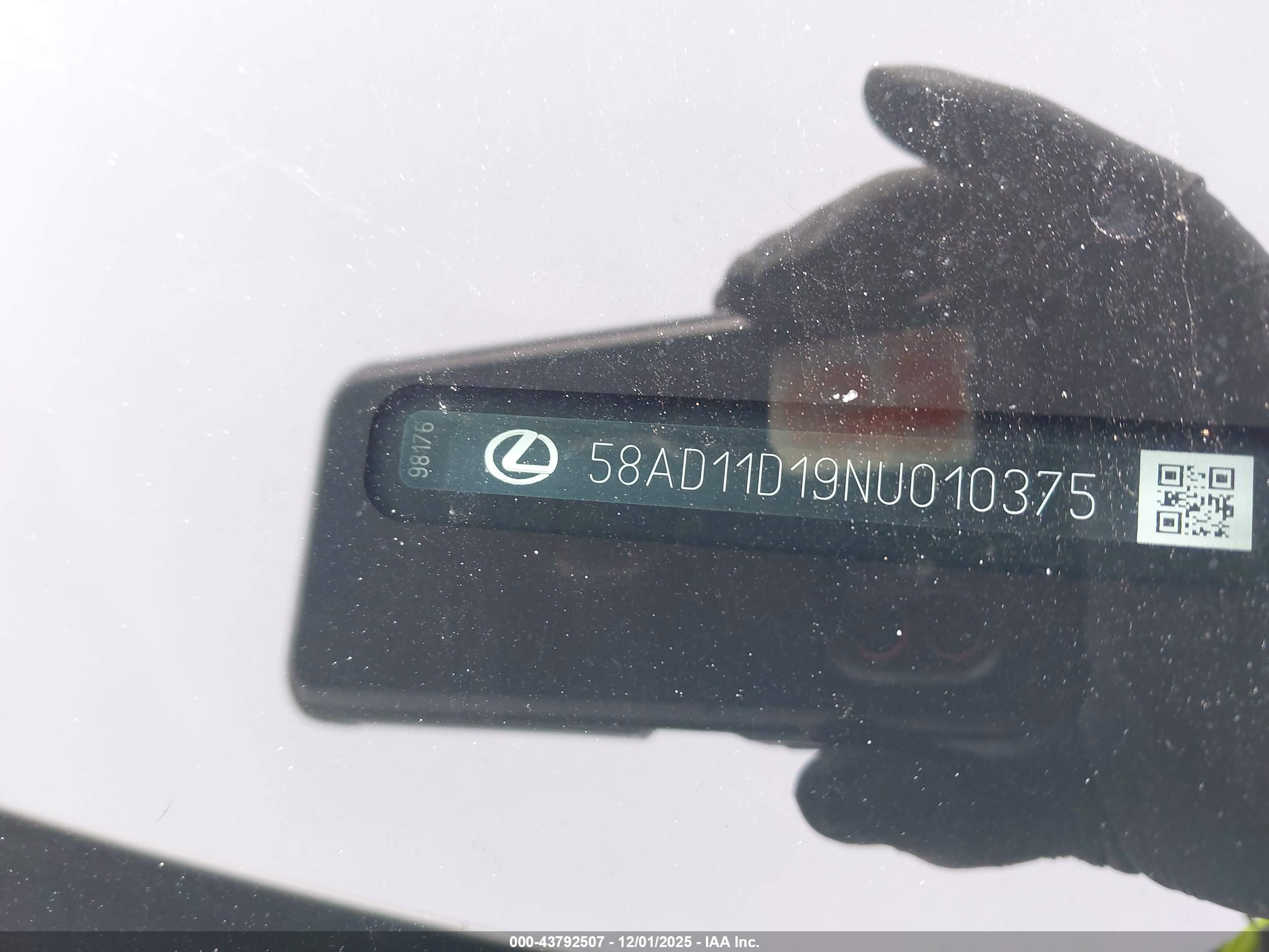 LEXUS ES image 9
