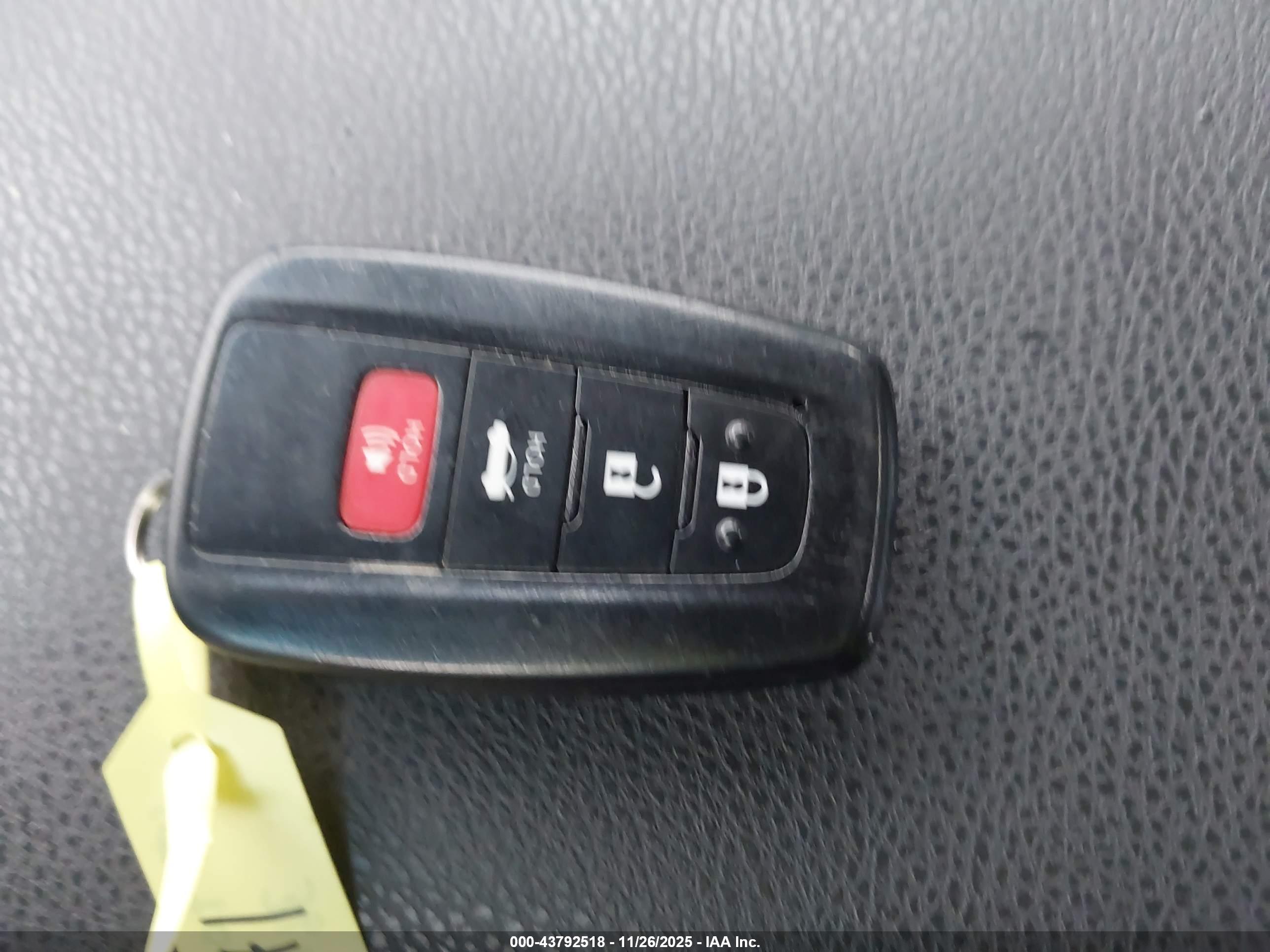 TOYOTA CAMRY image 11