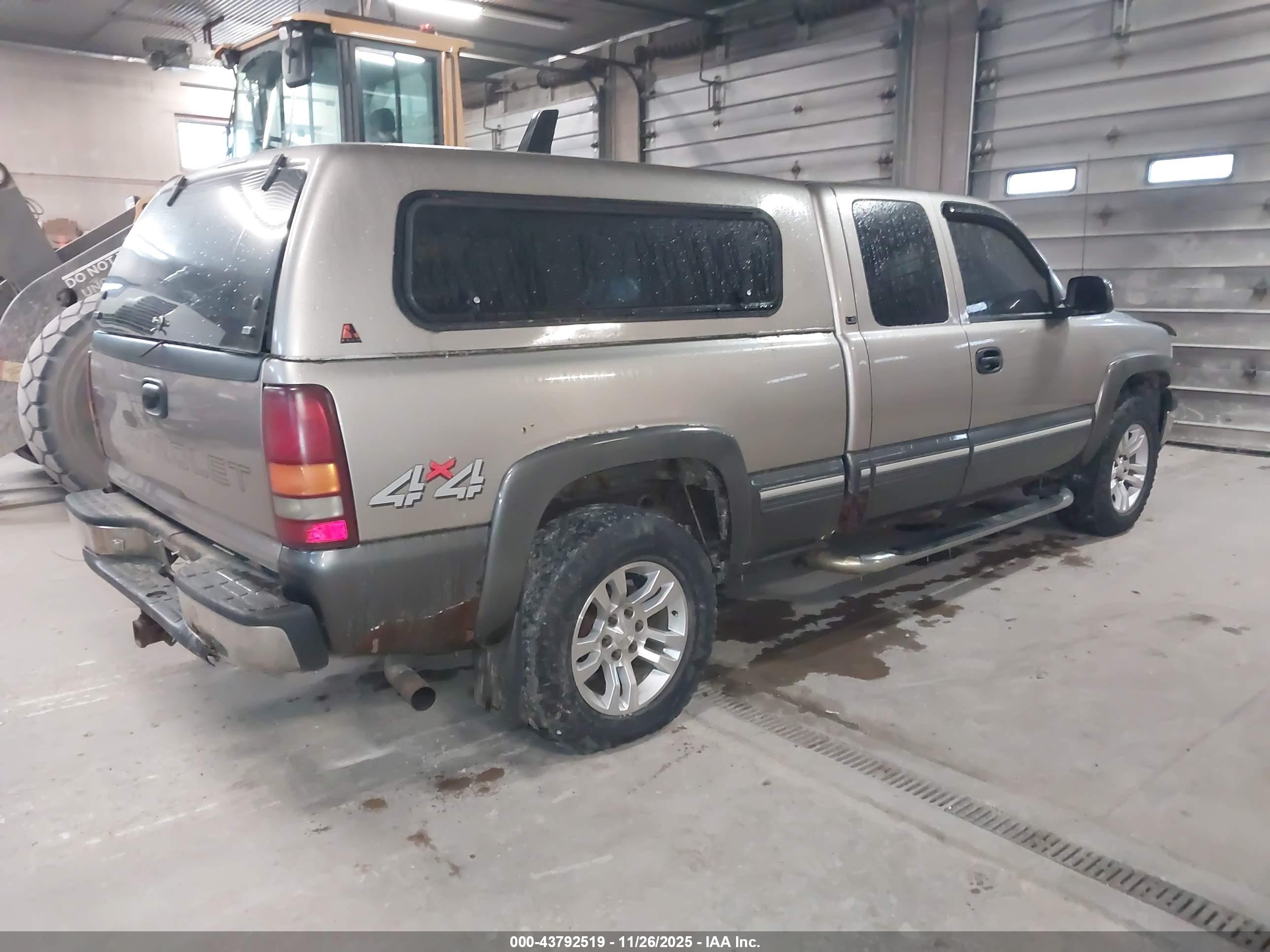 CHEVROLET SILVERADO image 4