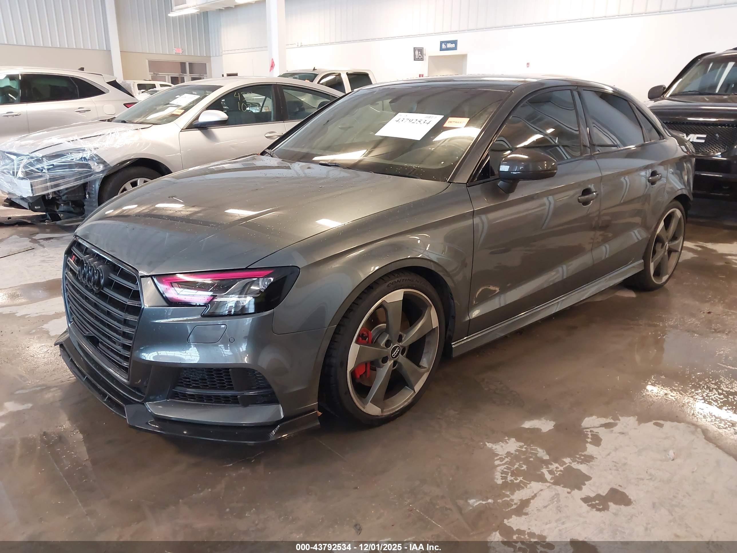 AUDI S3 image 2