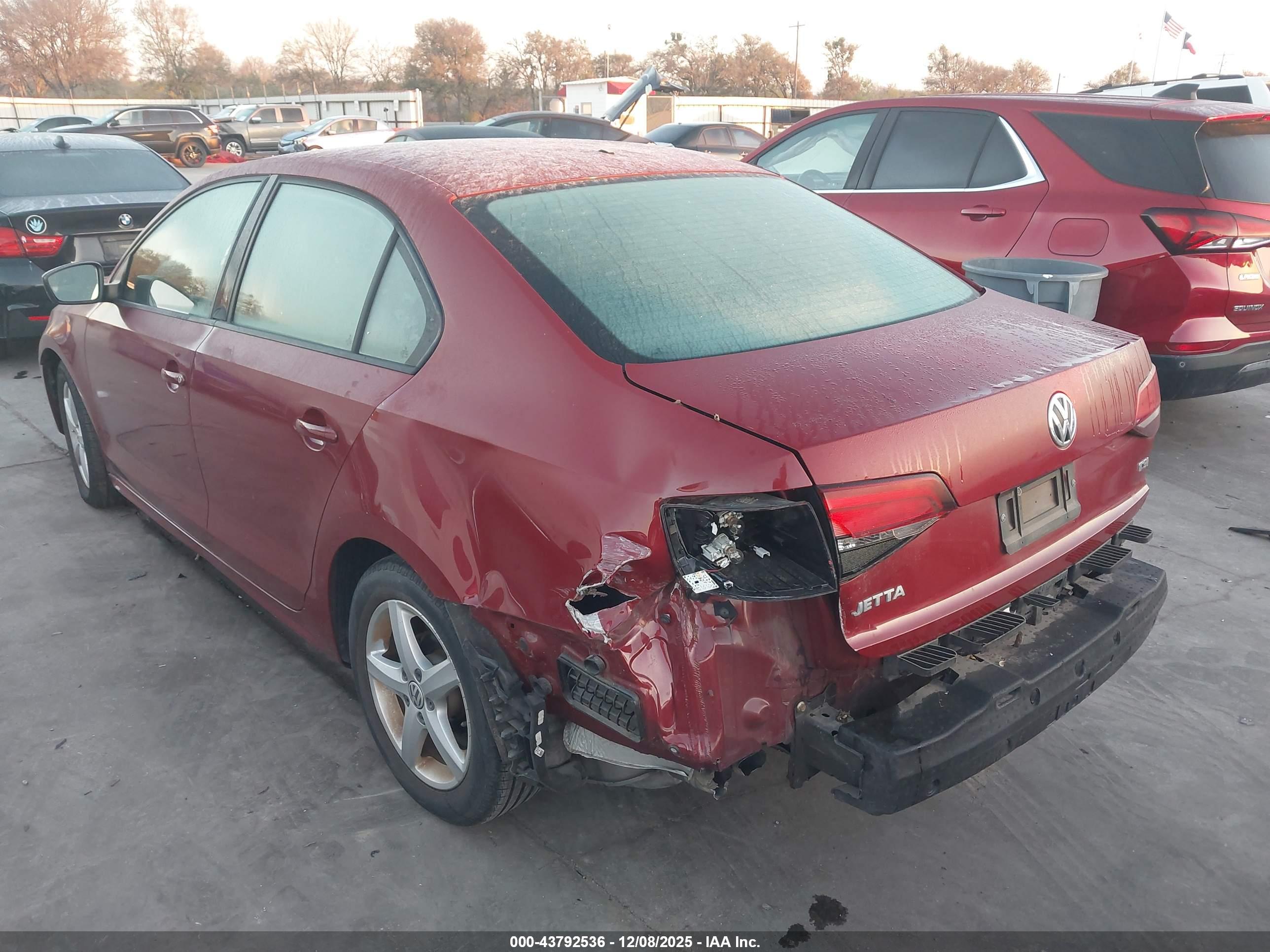 VOLKSWAGEN JETTA image 3