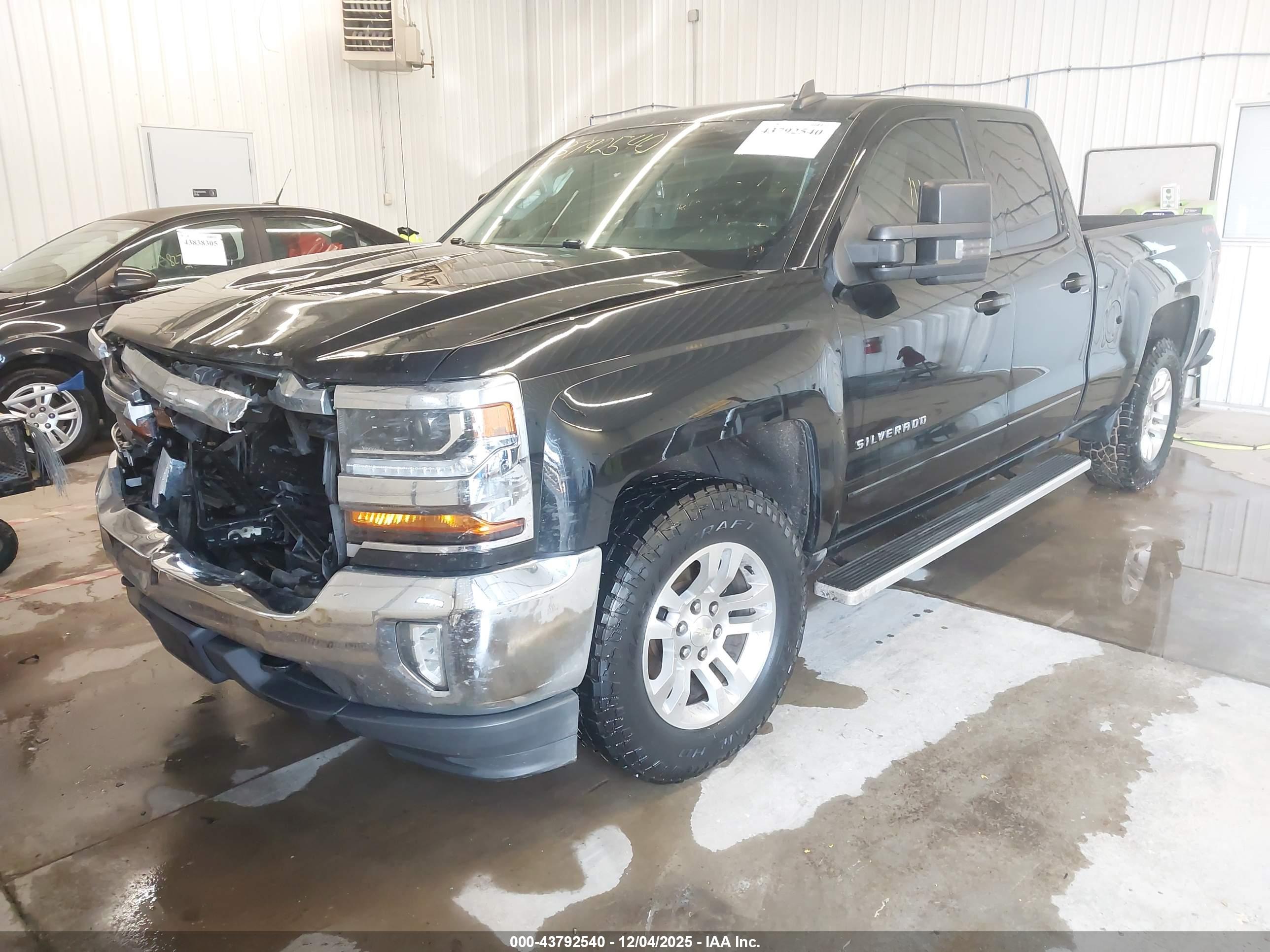 CHEVROLET SILVERADO image 2