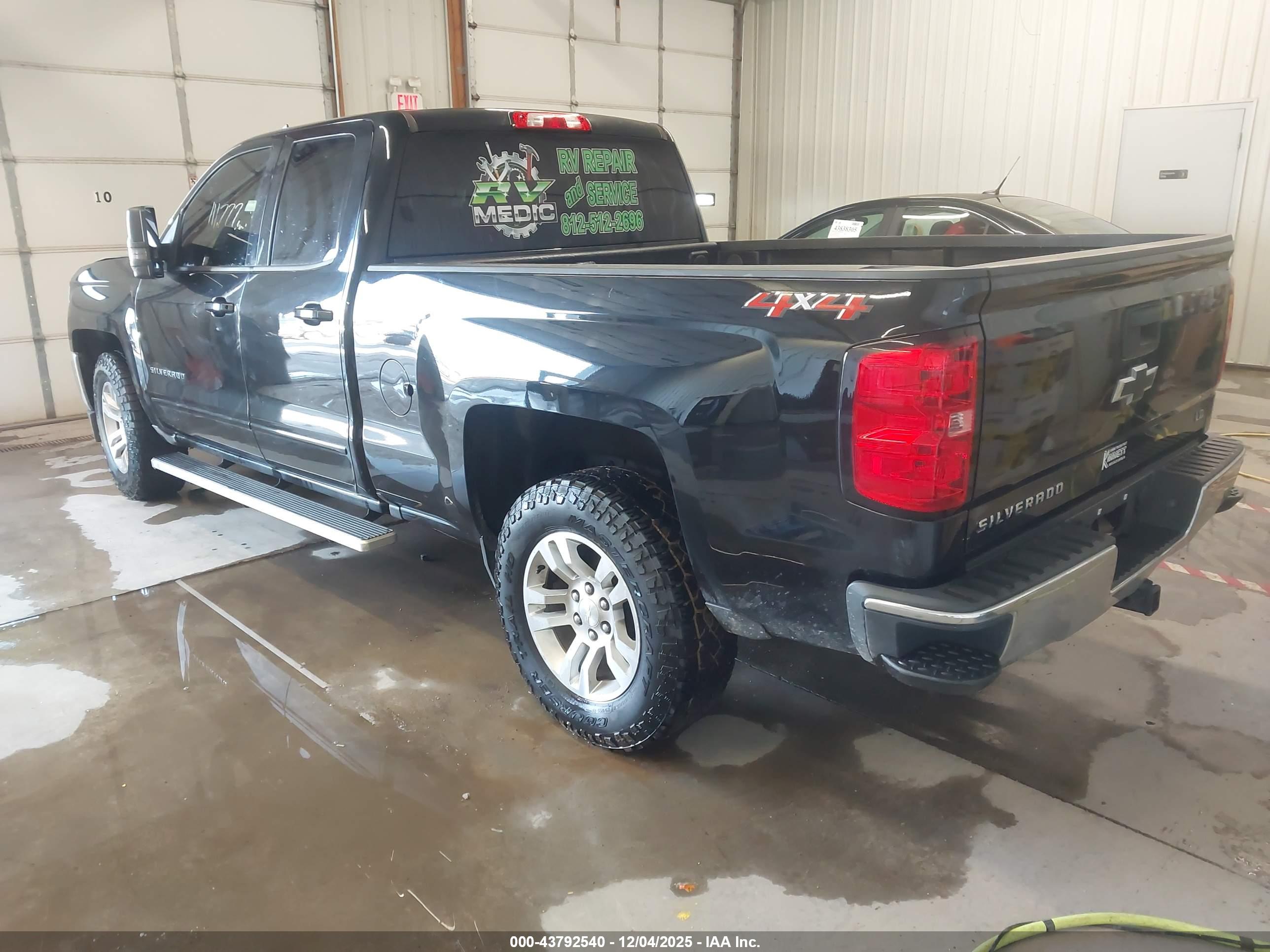 CHEVROLET SILVERADO image 3