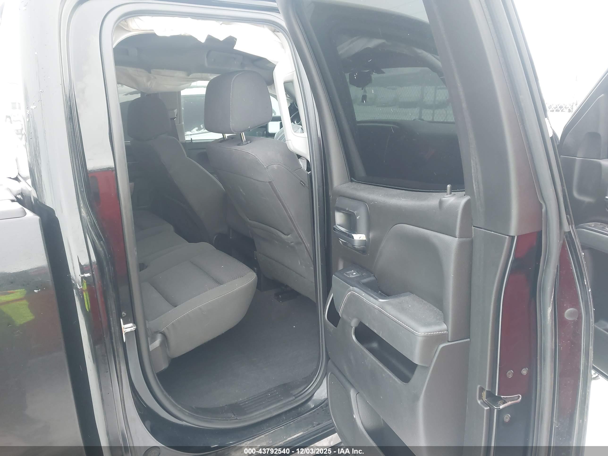 CHEVROLET SILVERADO image 8