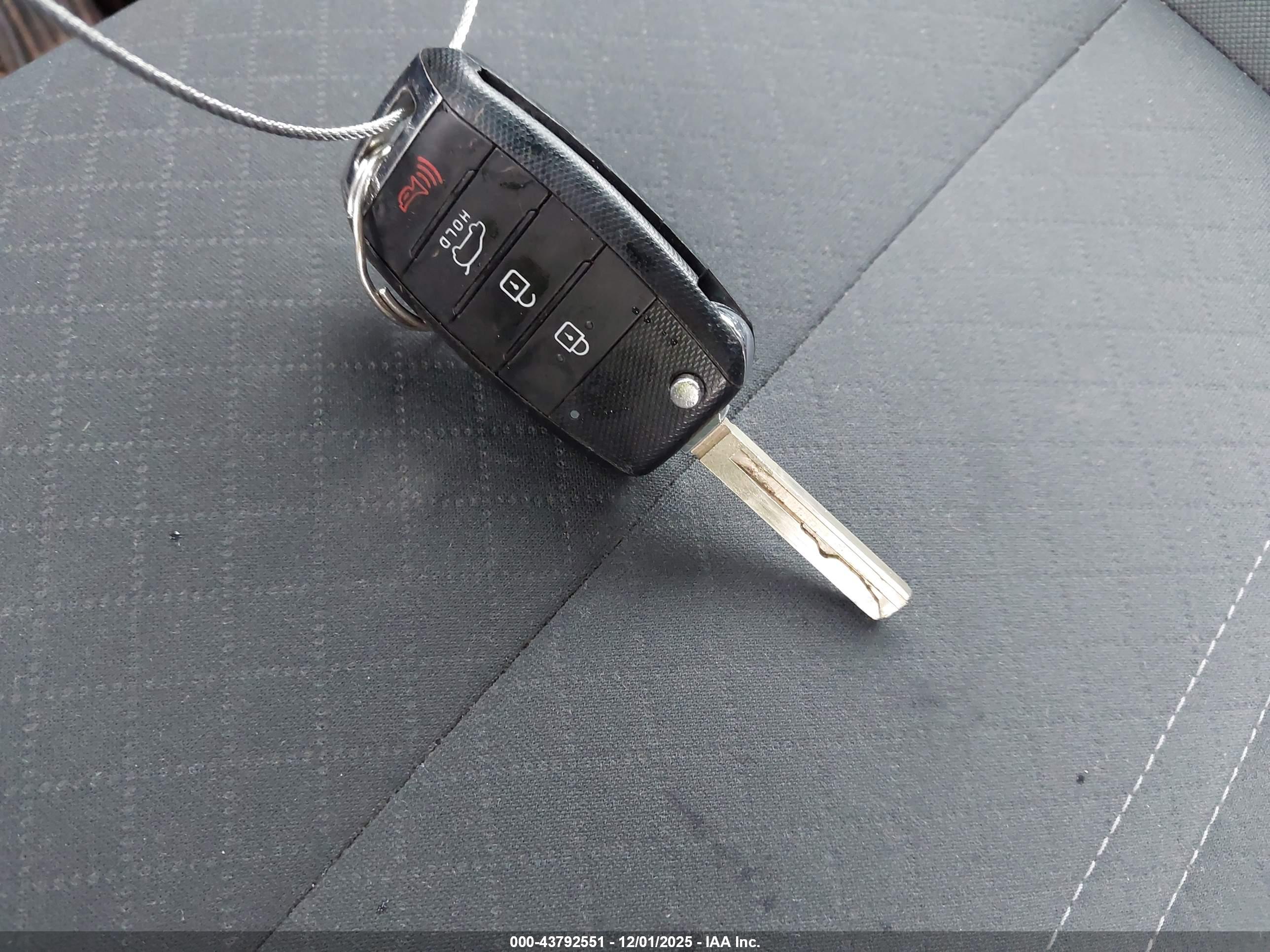 KIA SORENTO image 11