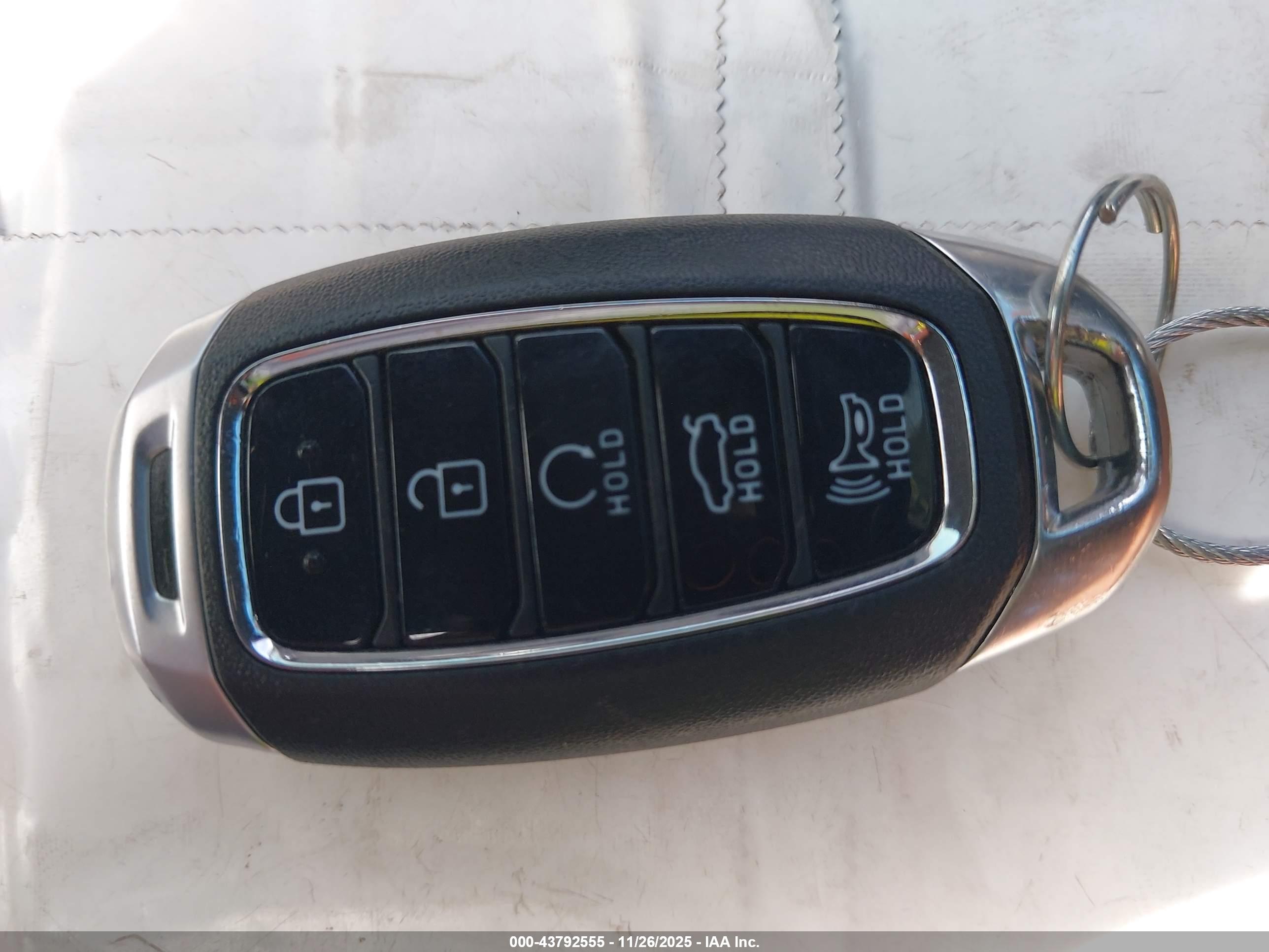 HYUNDAI ELANTRA image 11