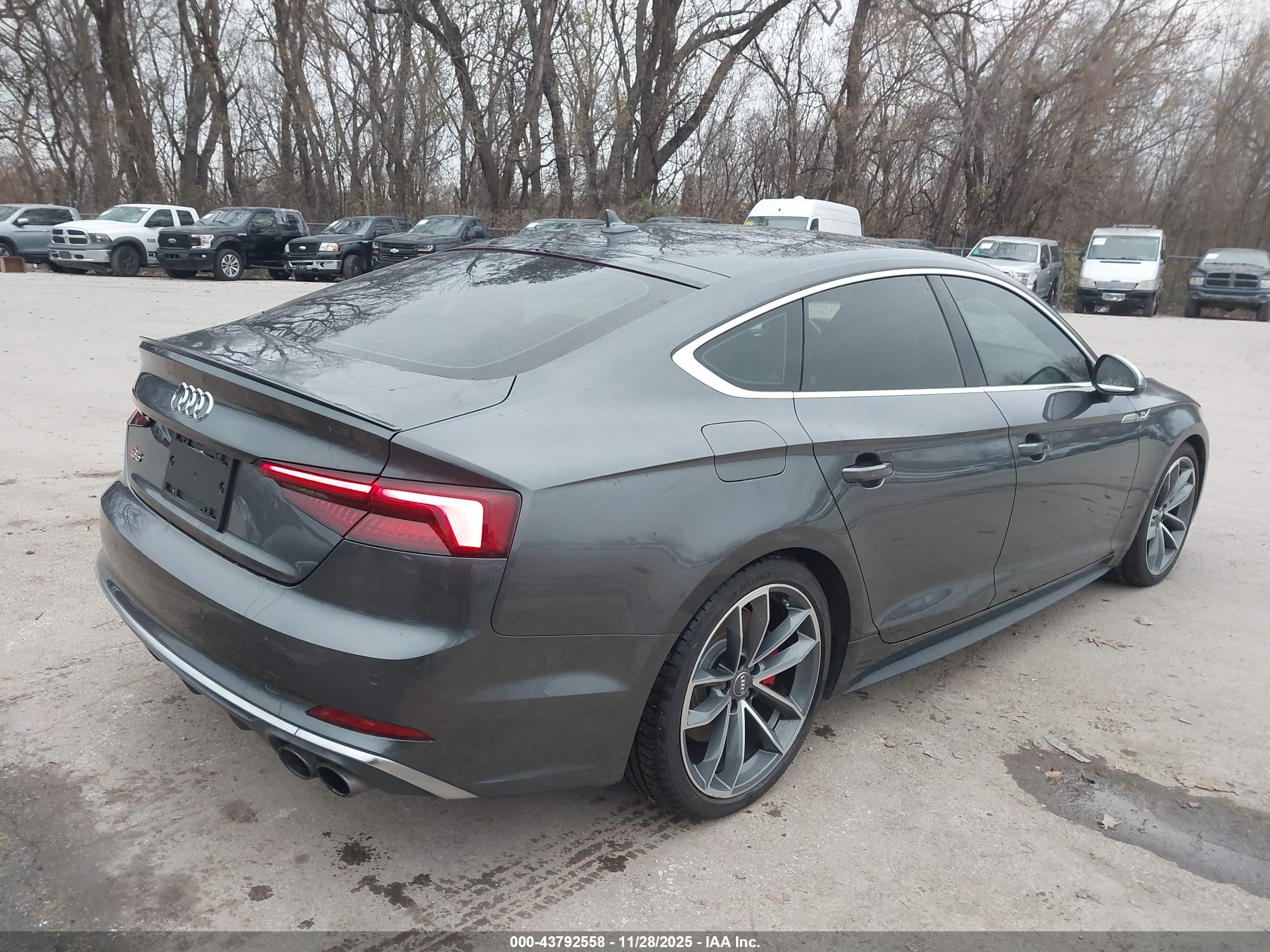 AUDI S5 image 4