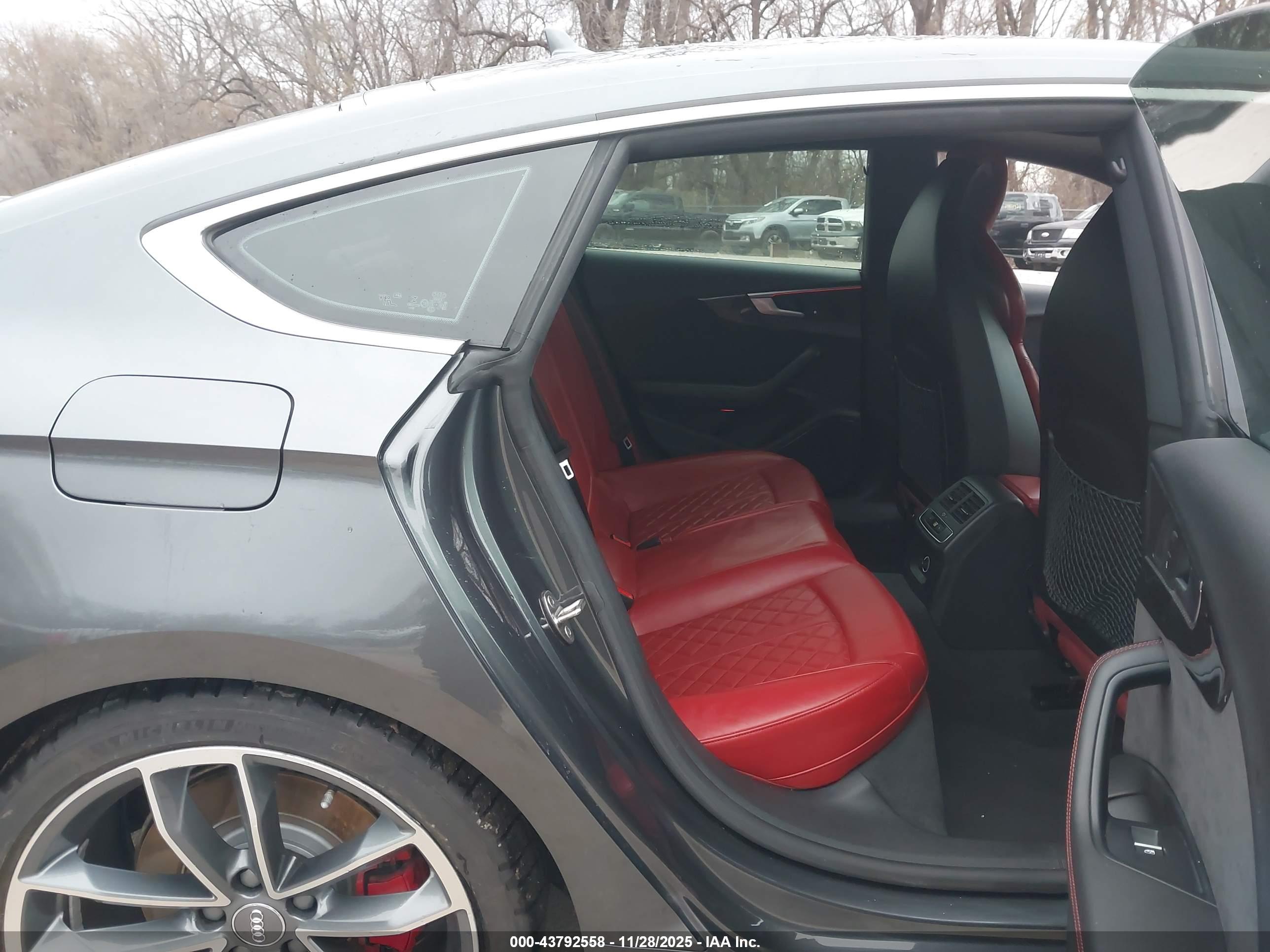 AUDI S5 image 8