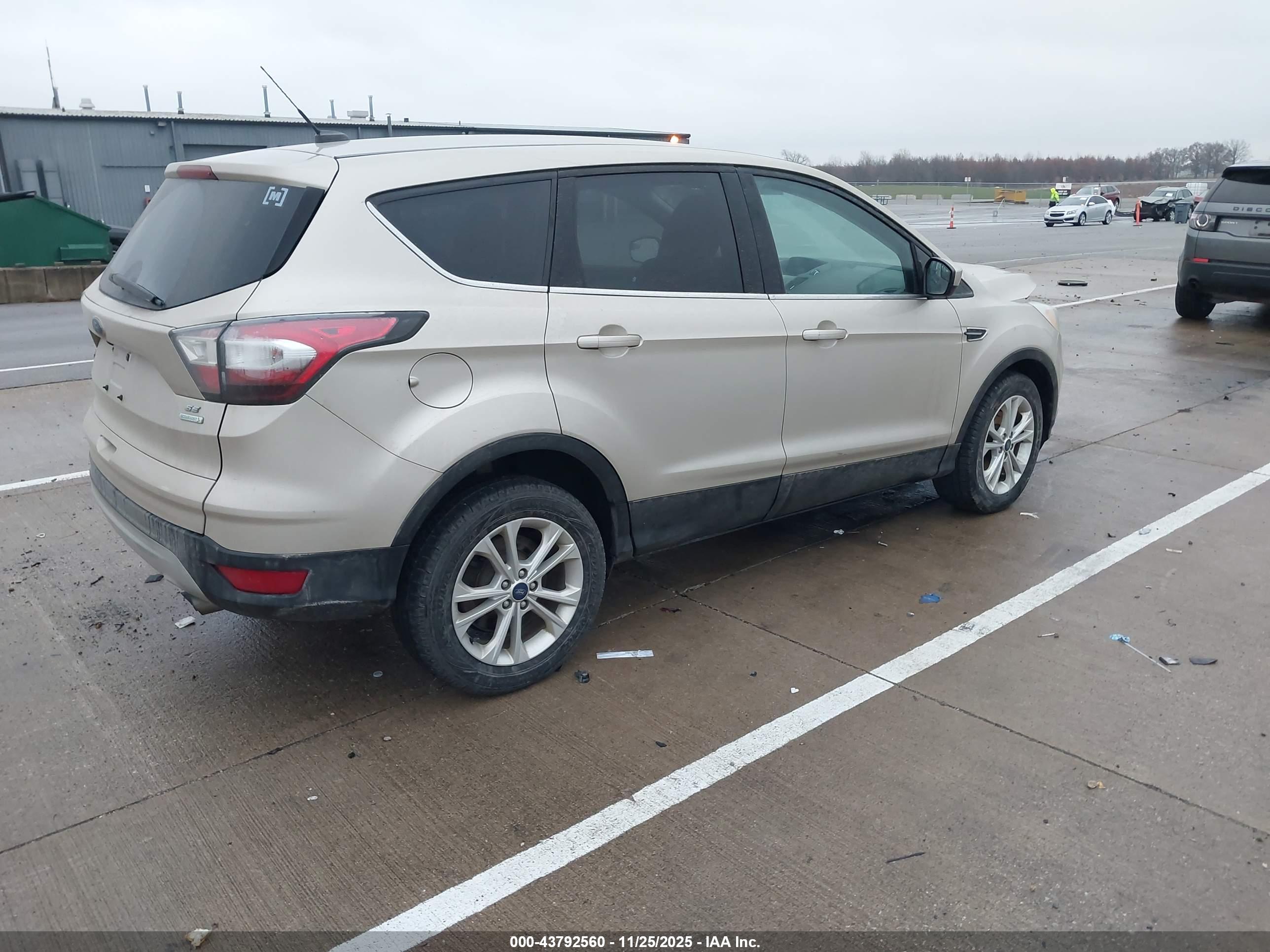 FORD ESCAPE image 4