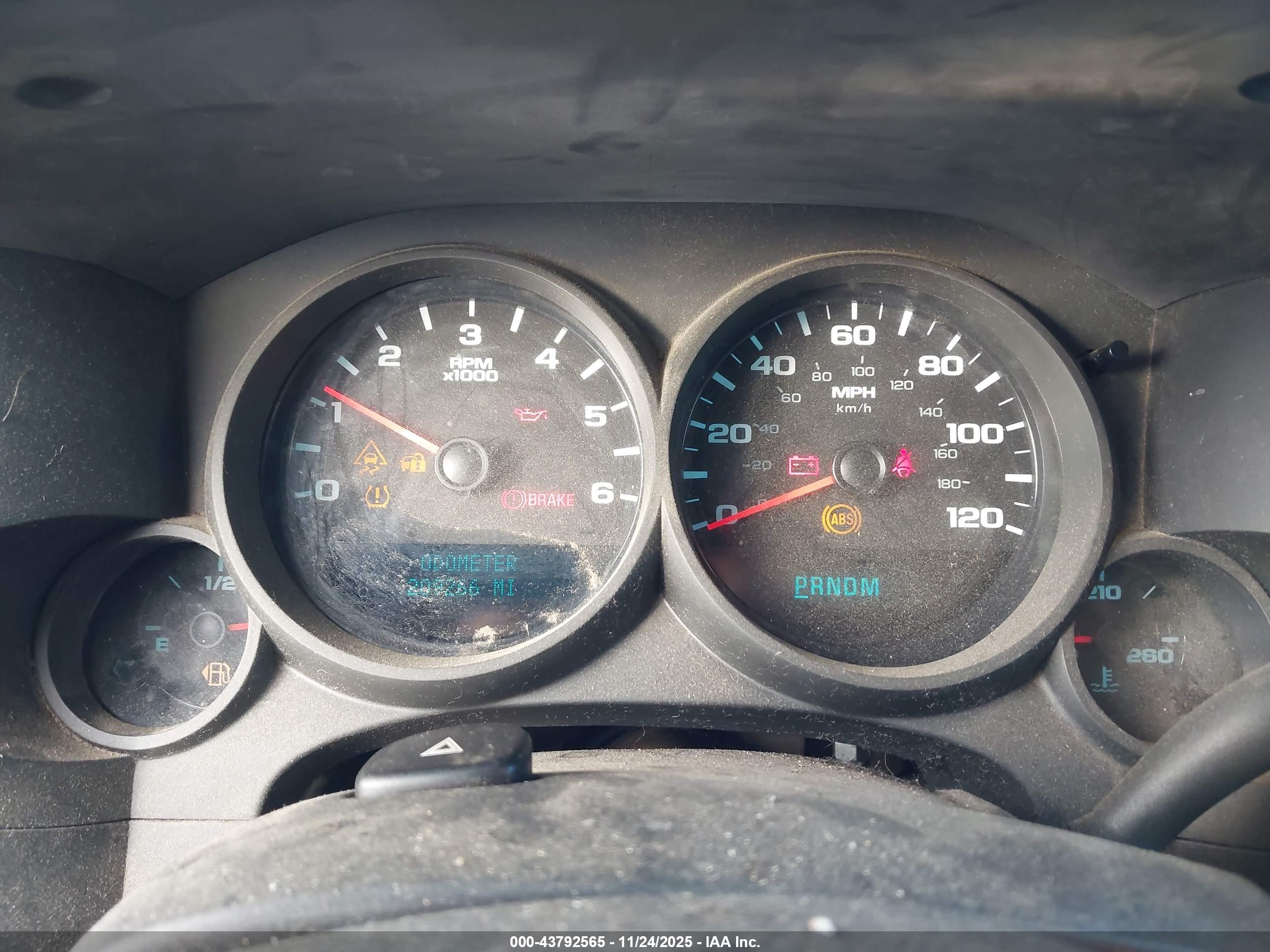 CHEVROLET SILVERADO image 7