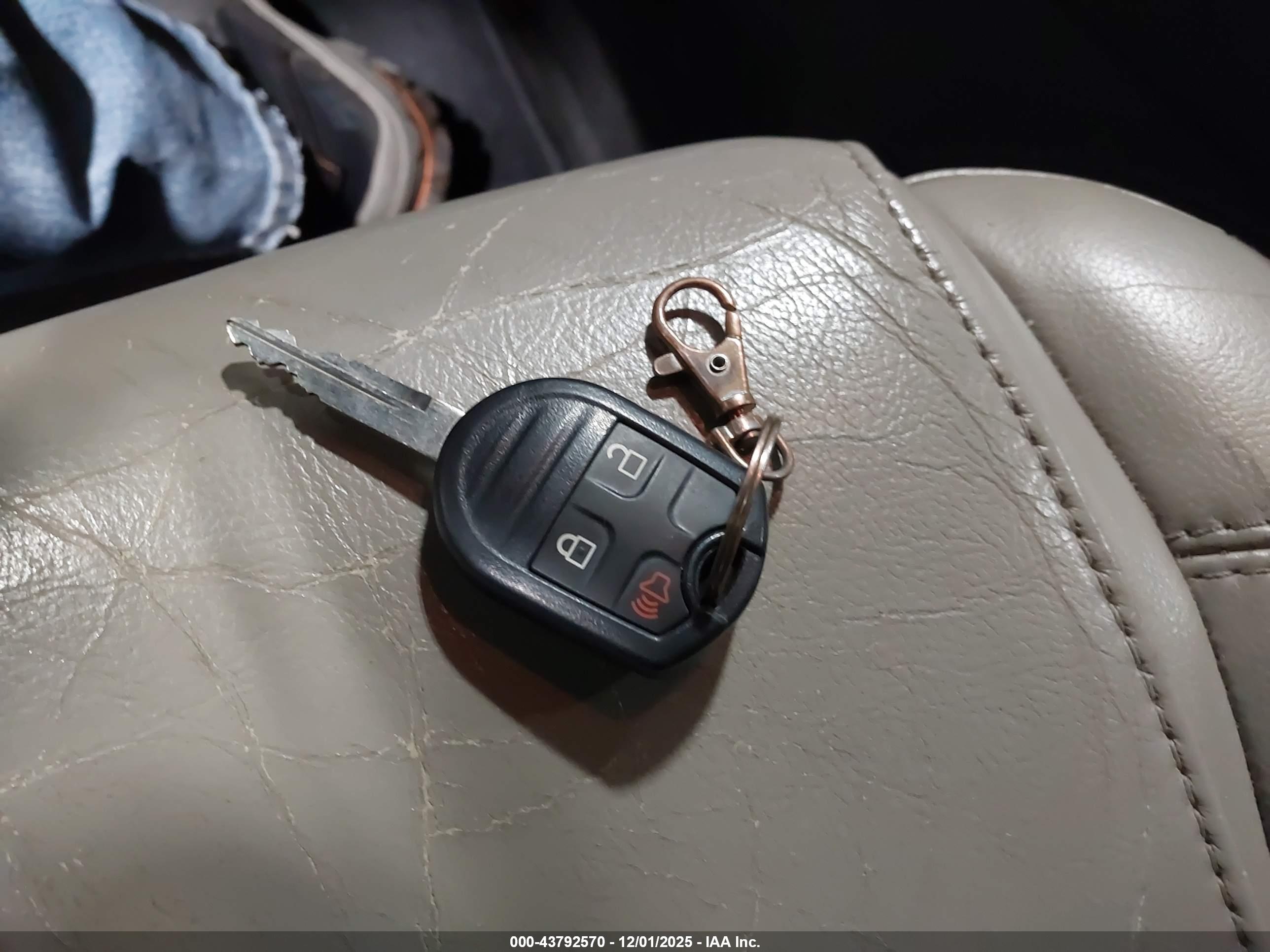 FORD EXPLORER image 11