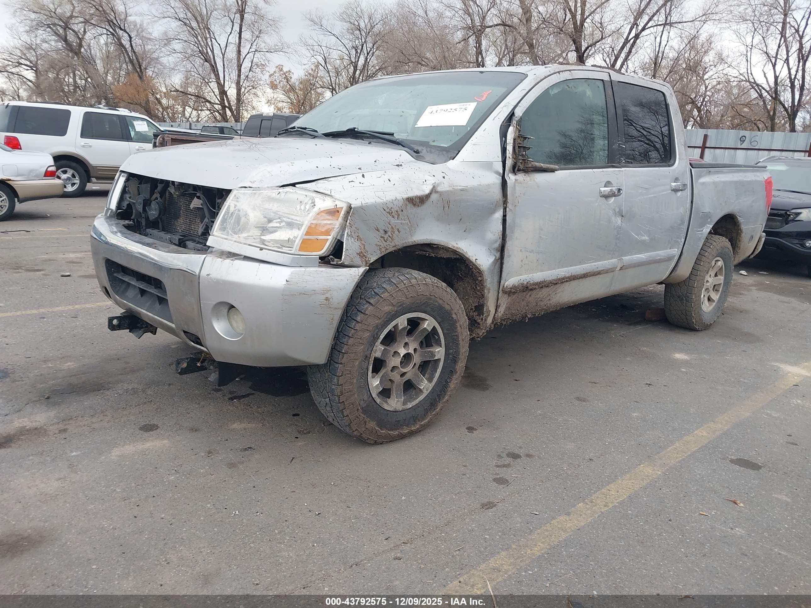 NISSAN TITAN image 2
