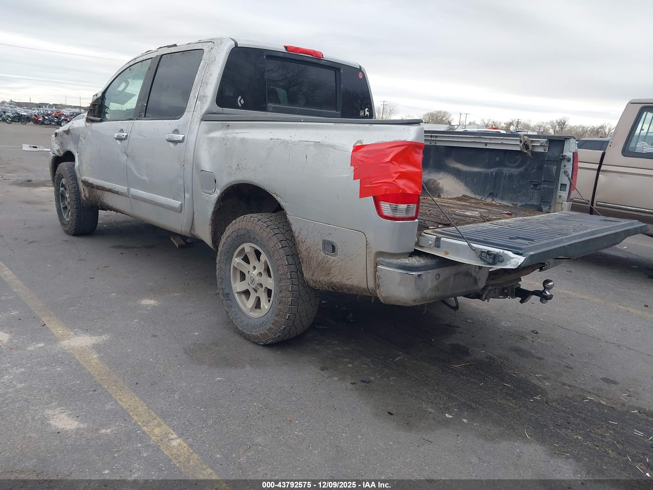 NISSAN TITAN image 3