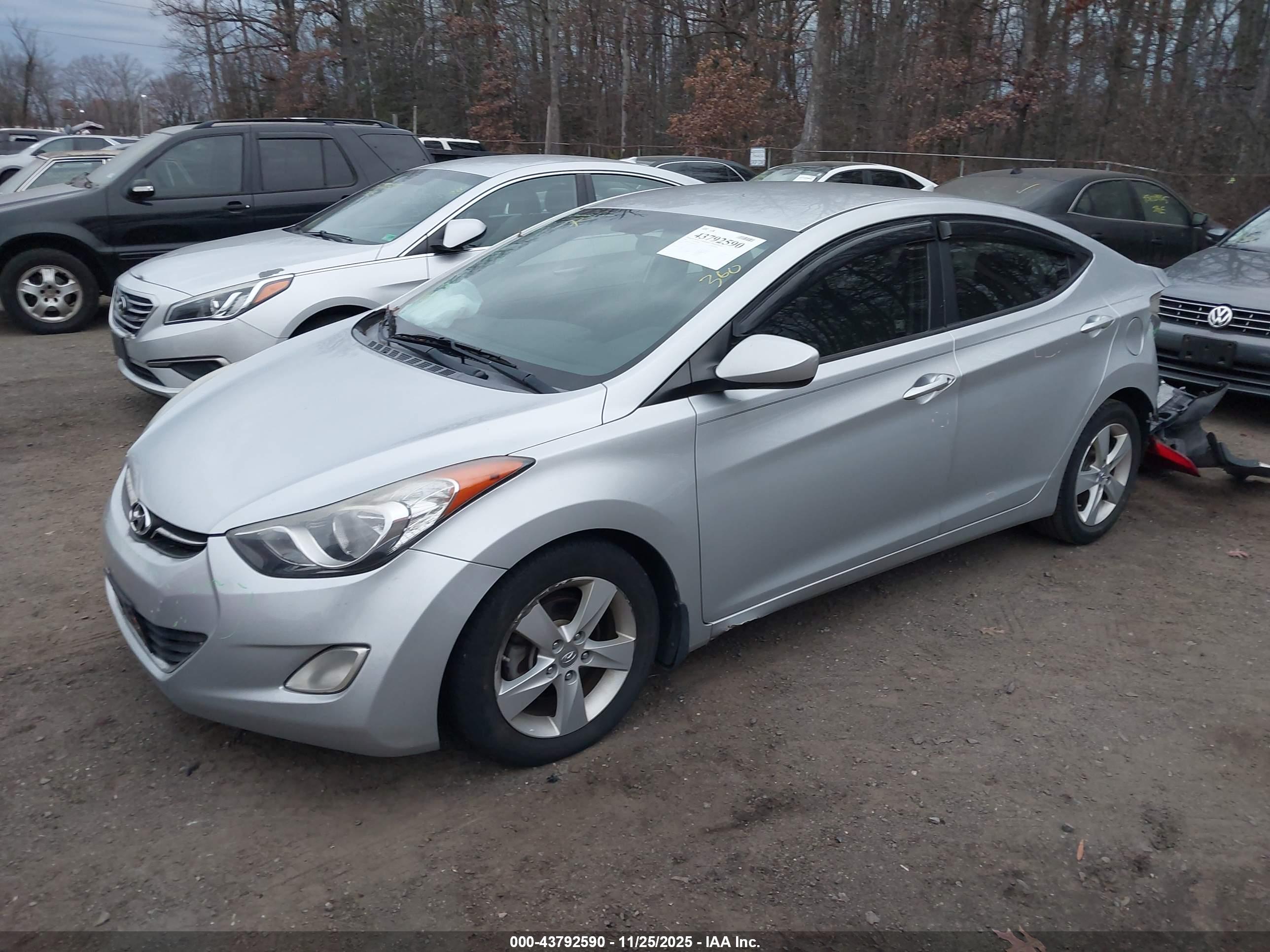 HYUNDAI ELANTRA image 2