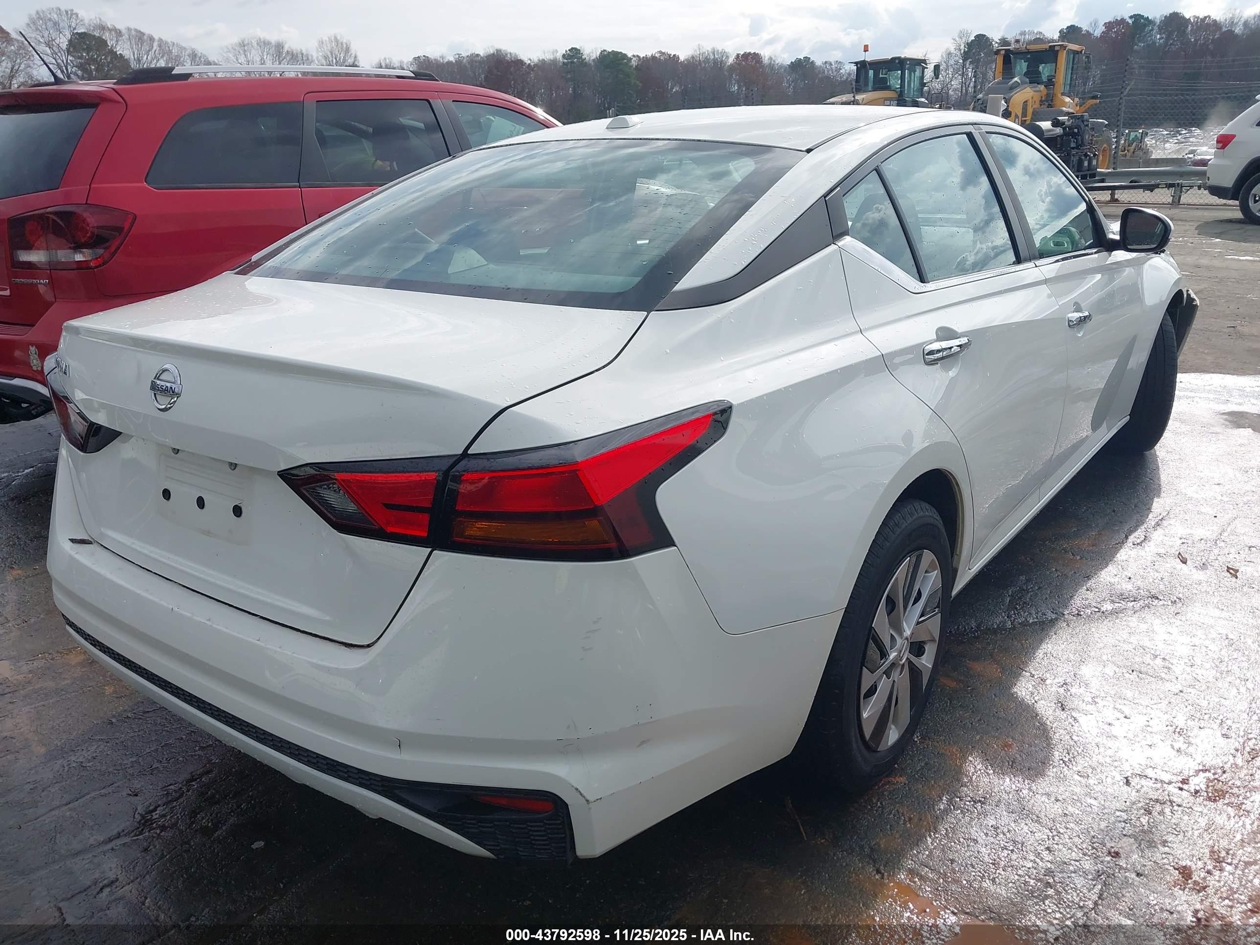 NISSAN ALTIMA image 4