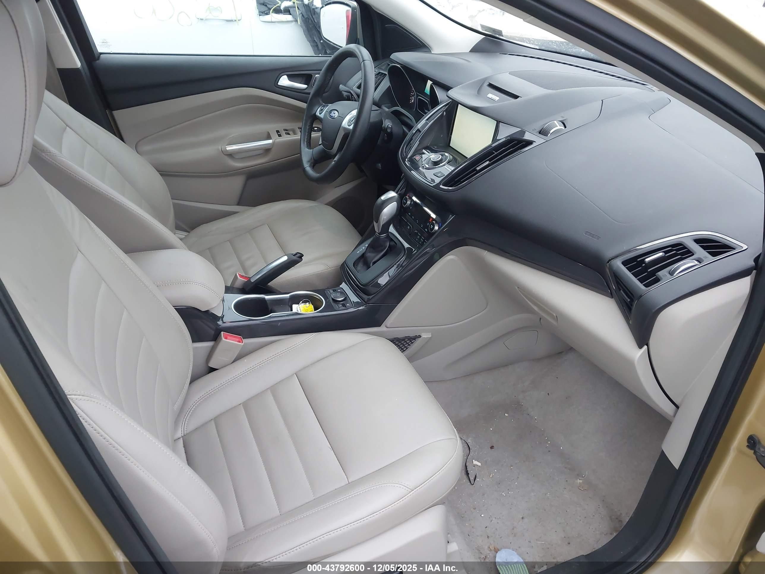 FORD ESCAPE image 5
