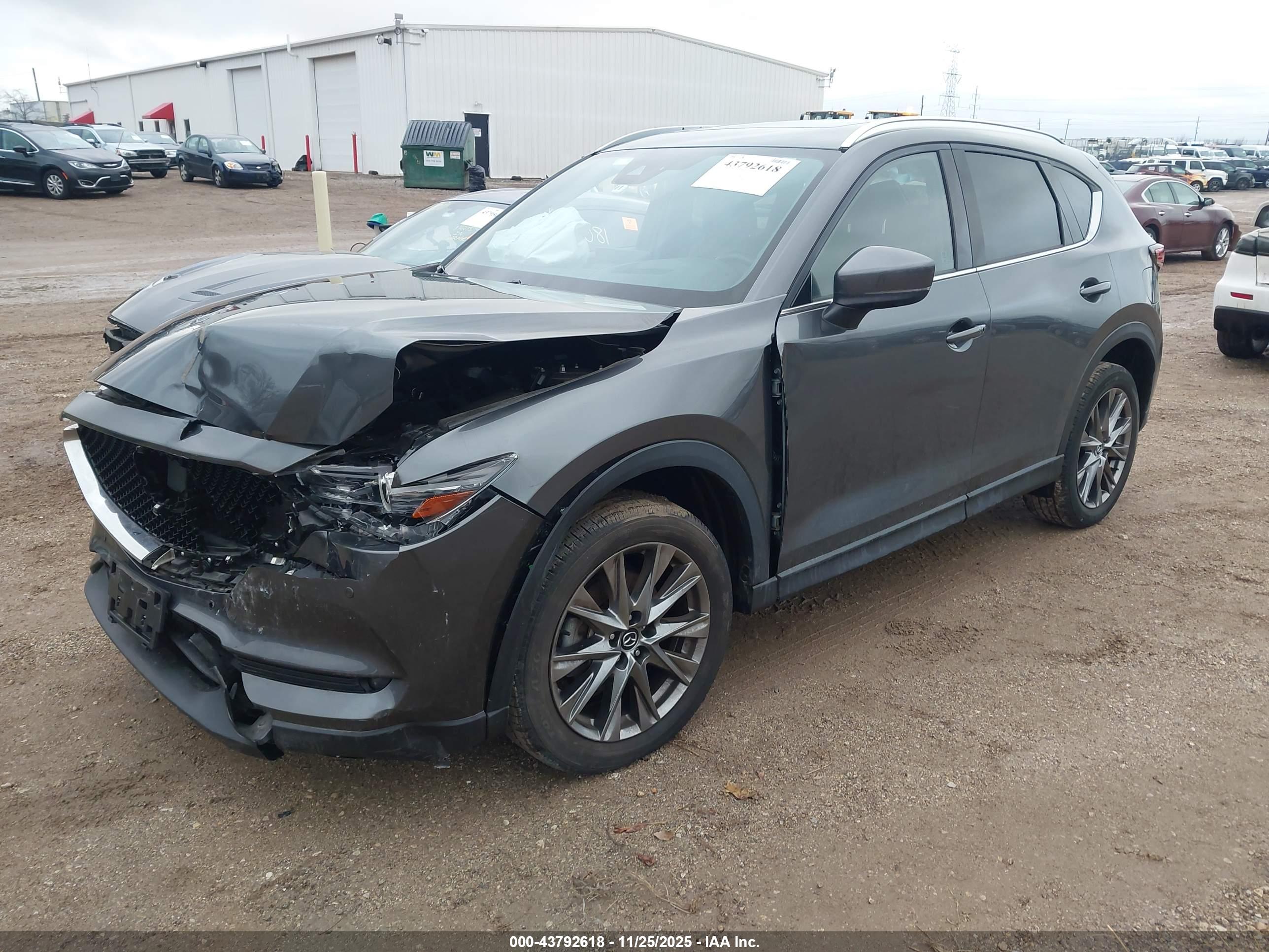 MAZDA CX-5 image 2