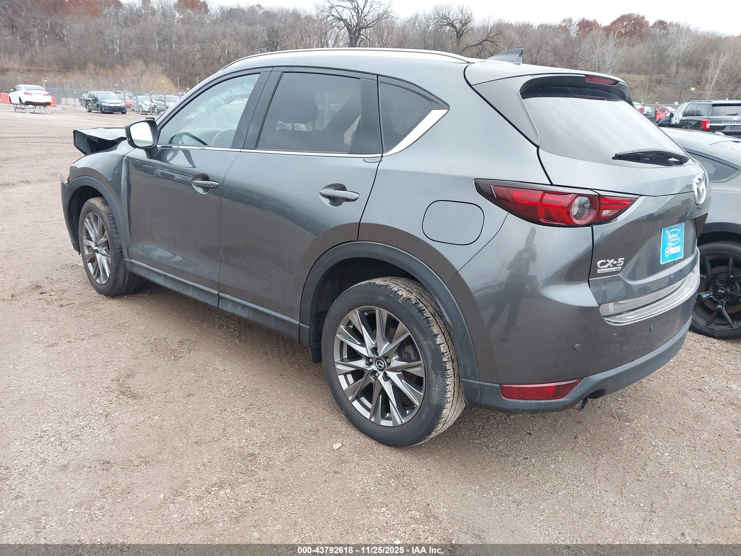 MAZDA CX-5 image 3