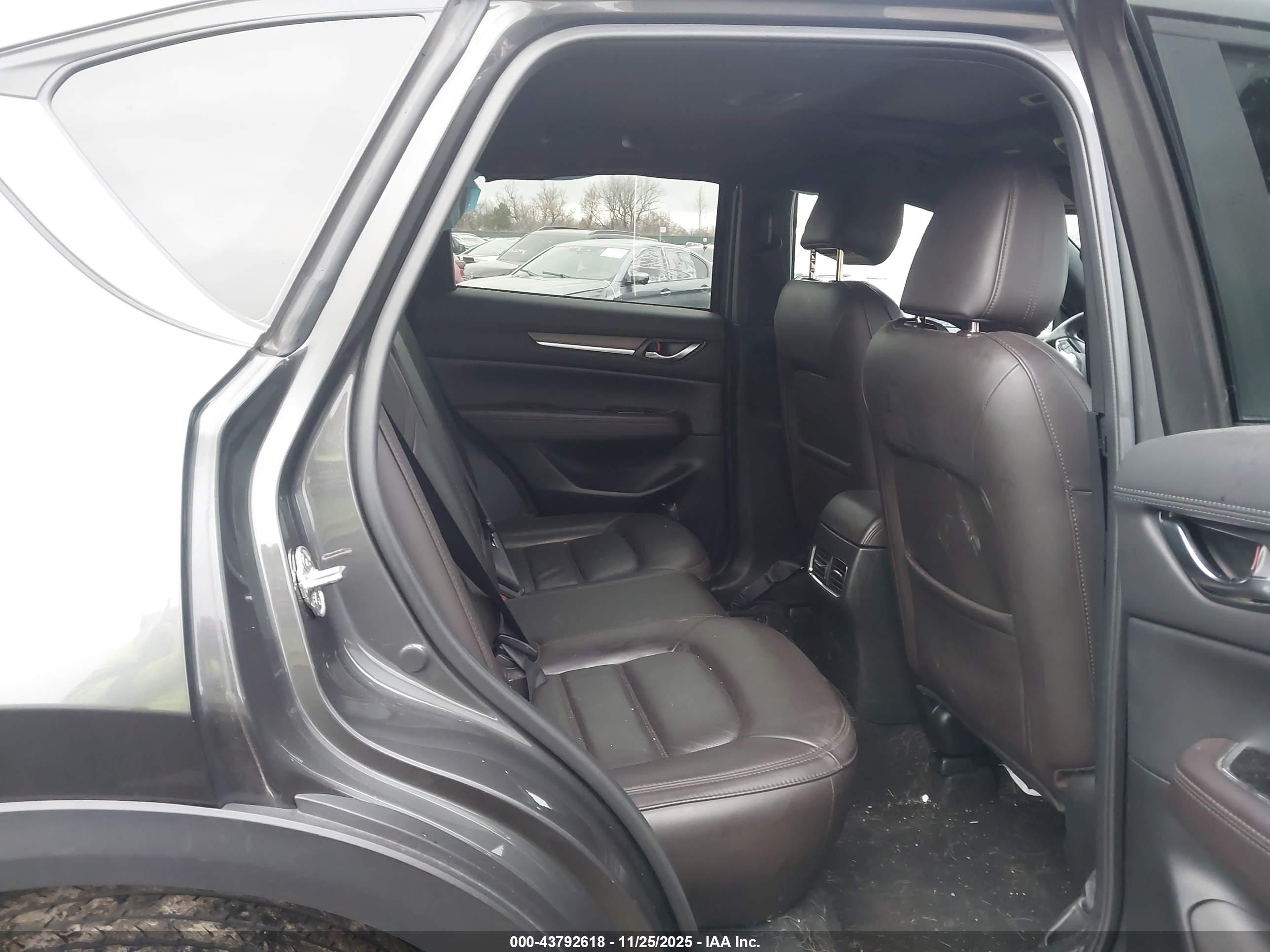 MAZDA CX-5 image 8