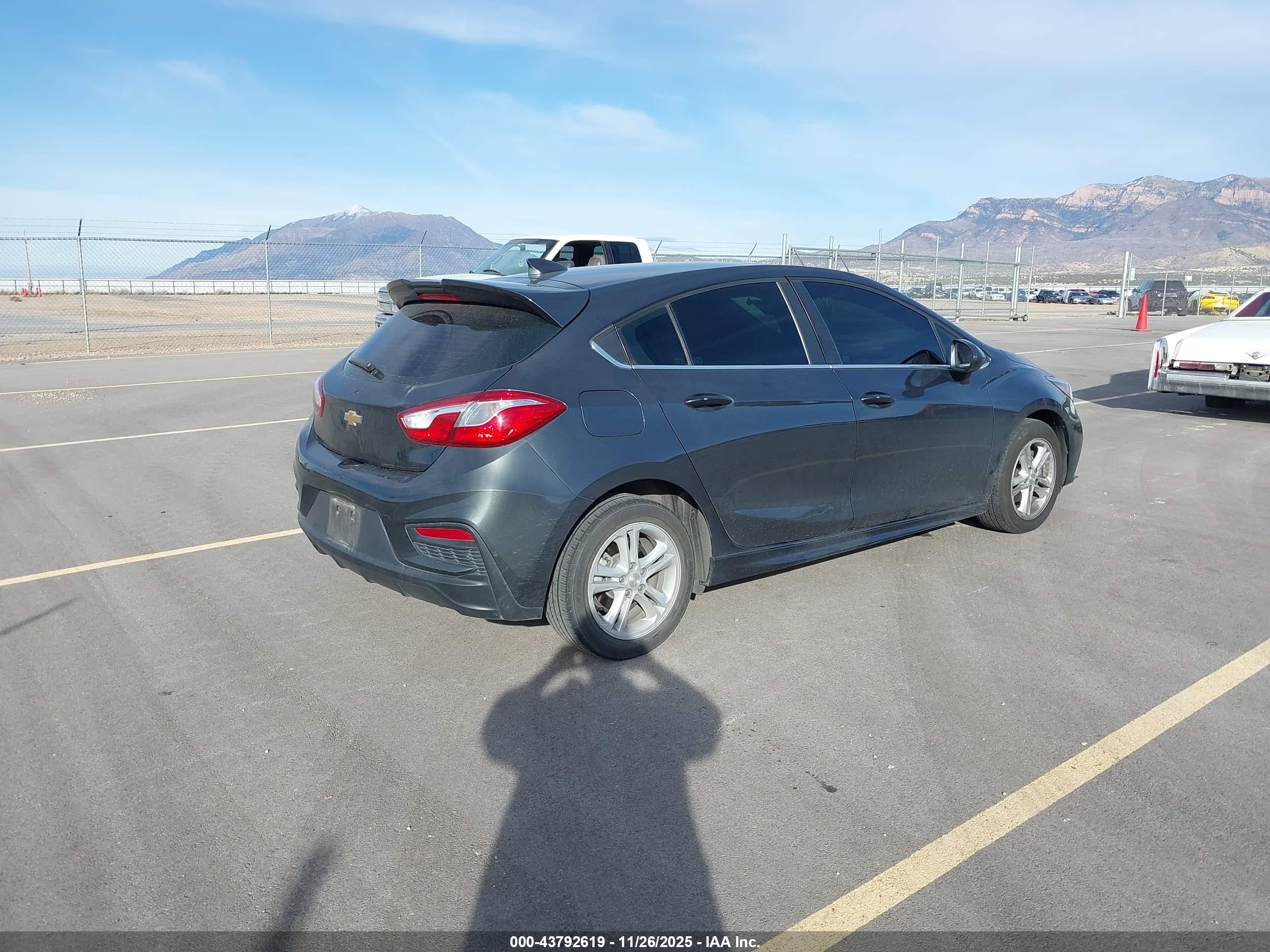 CHEVROLET CRUZE image 4