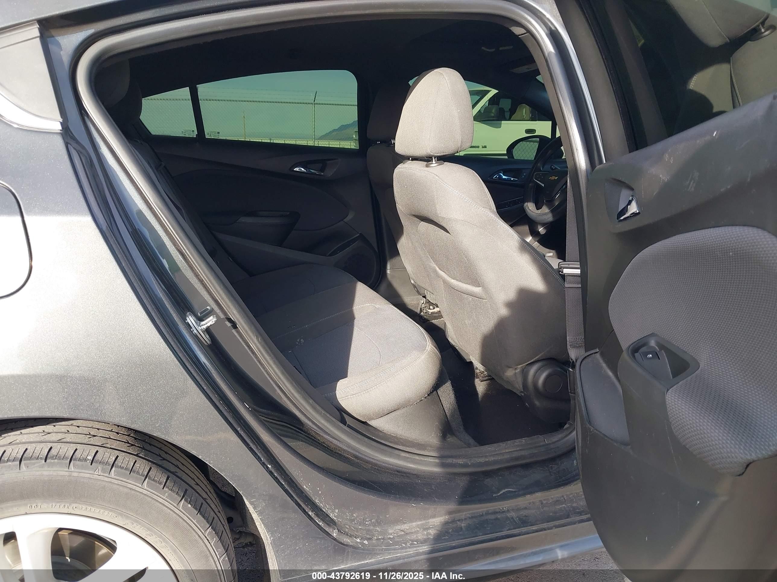 CHEVROLET CRUZE image 8