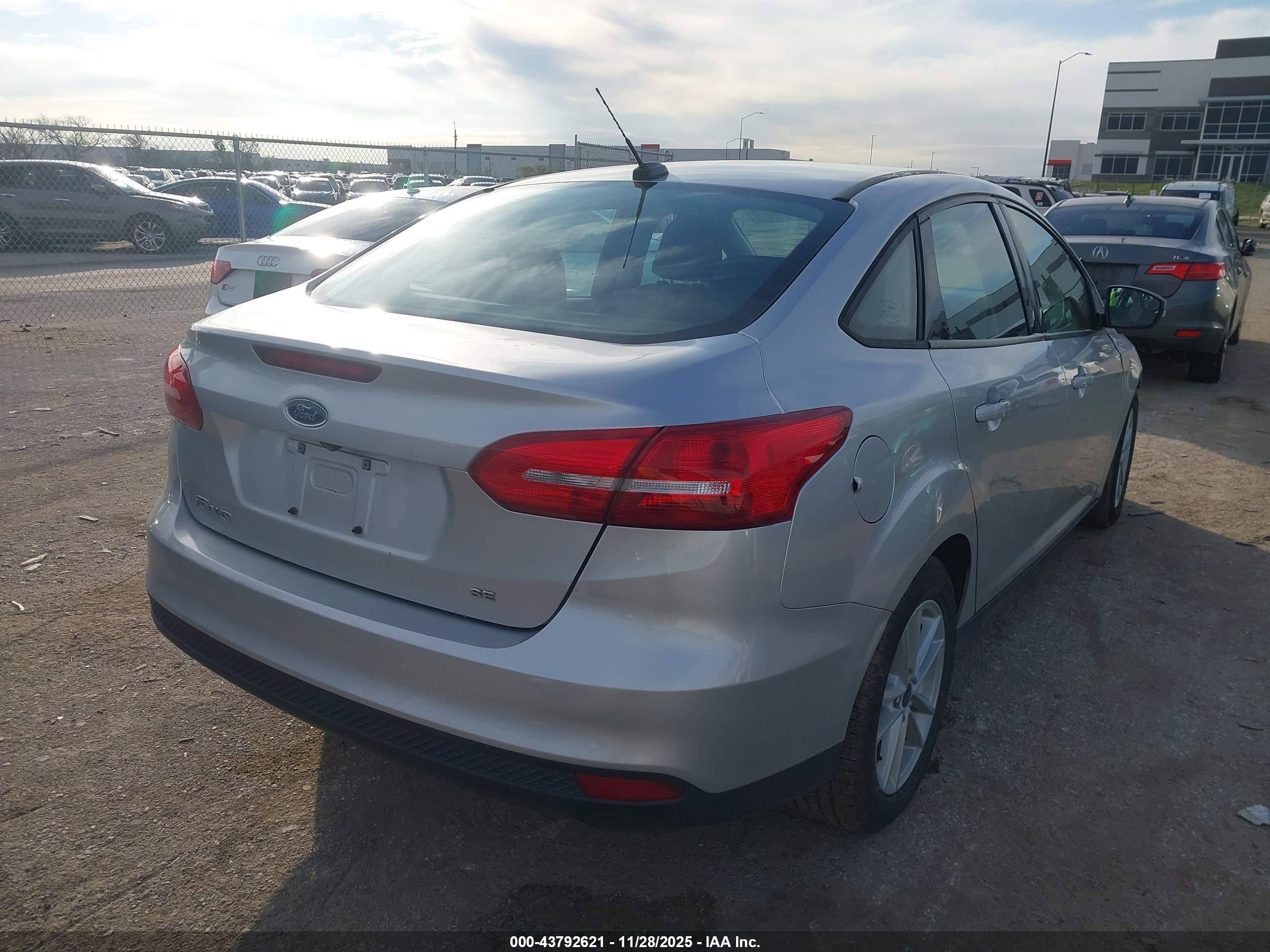 FORD FOCUS image 4