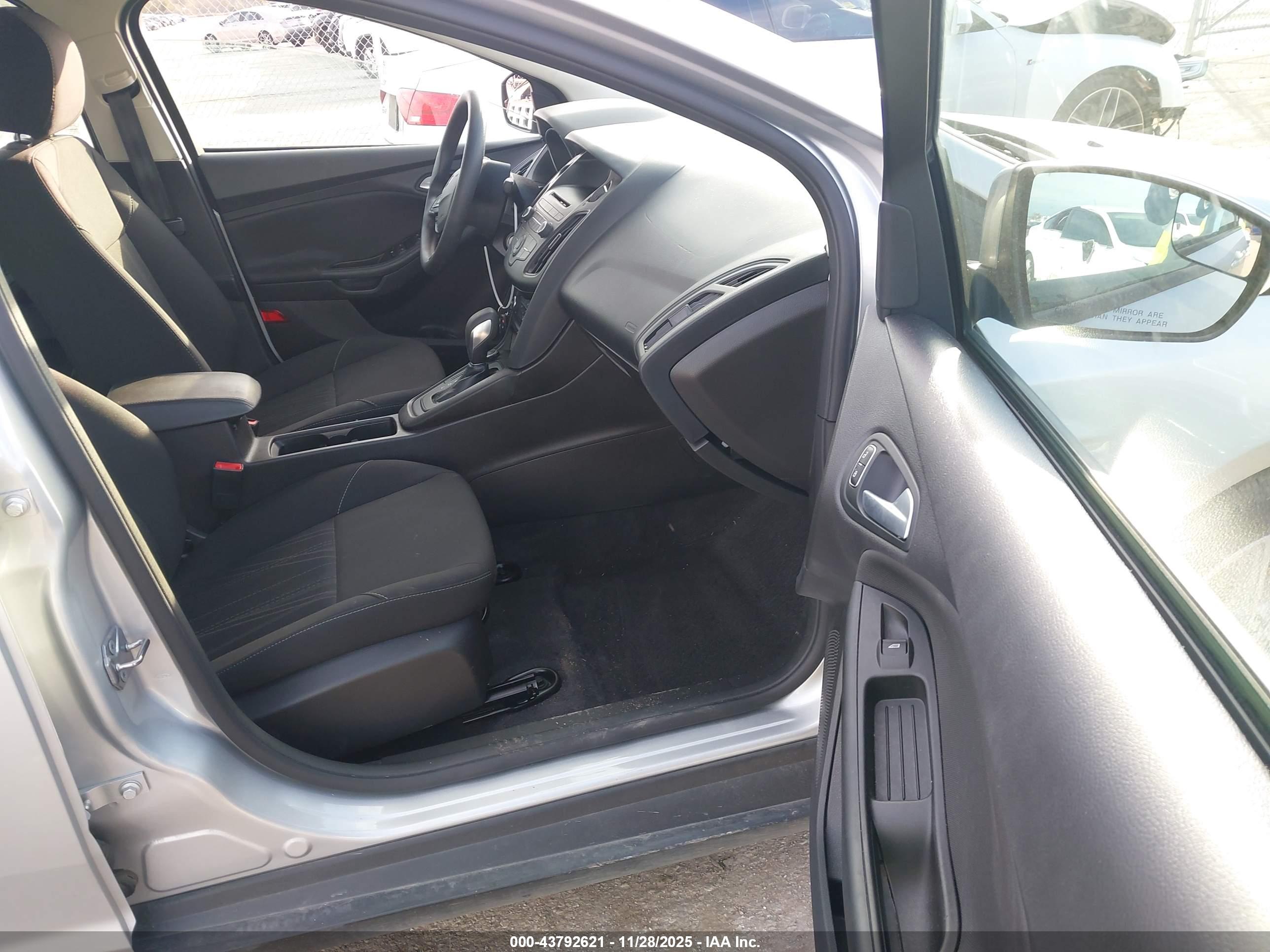 FORD FOCUS image 5