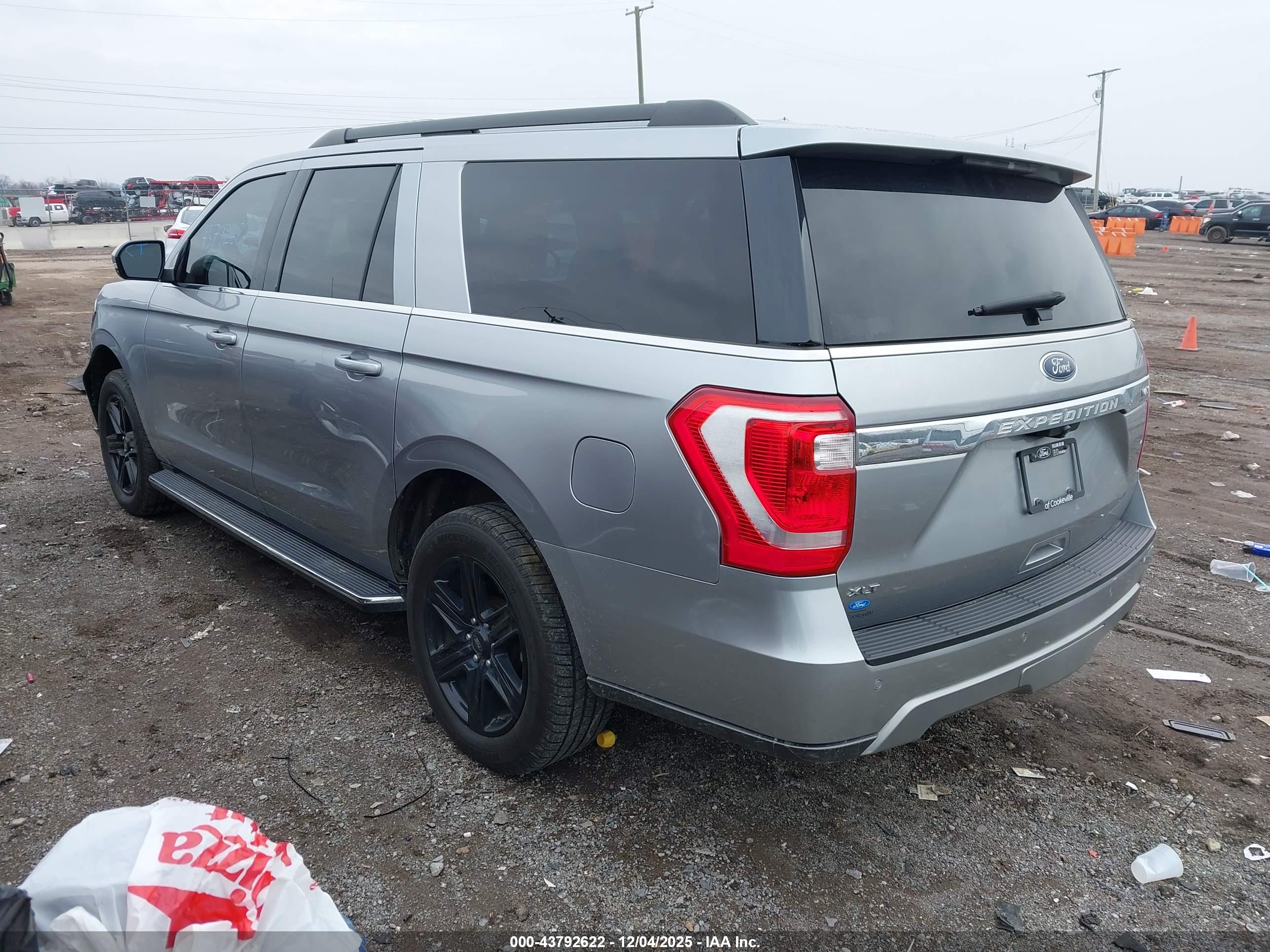 FORD EXPEDITION image 3