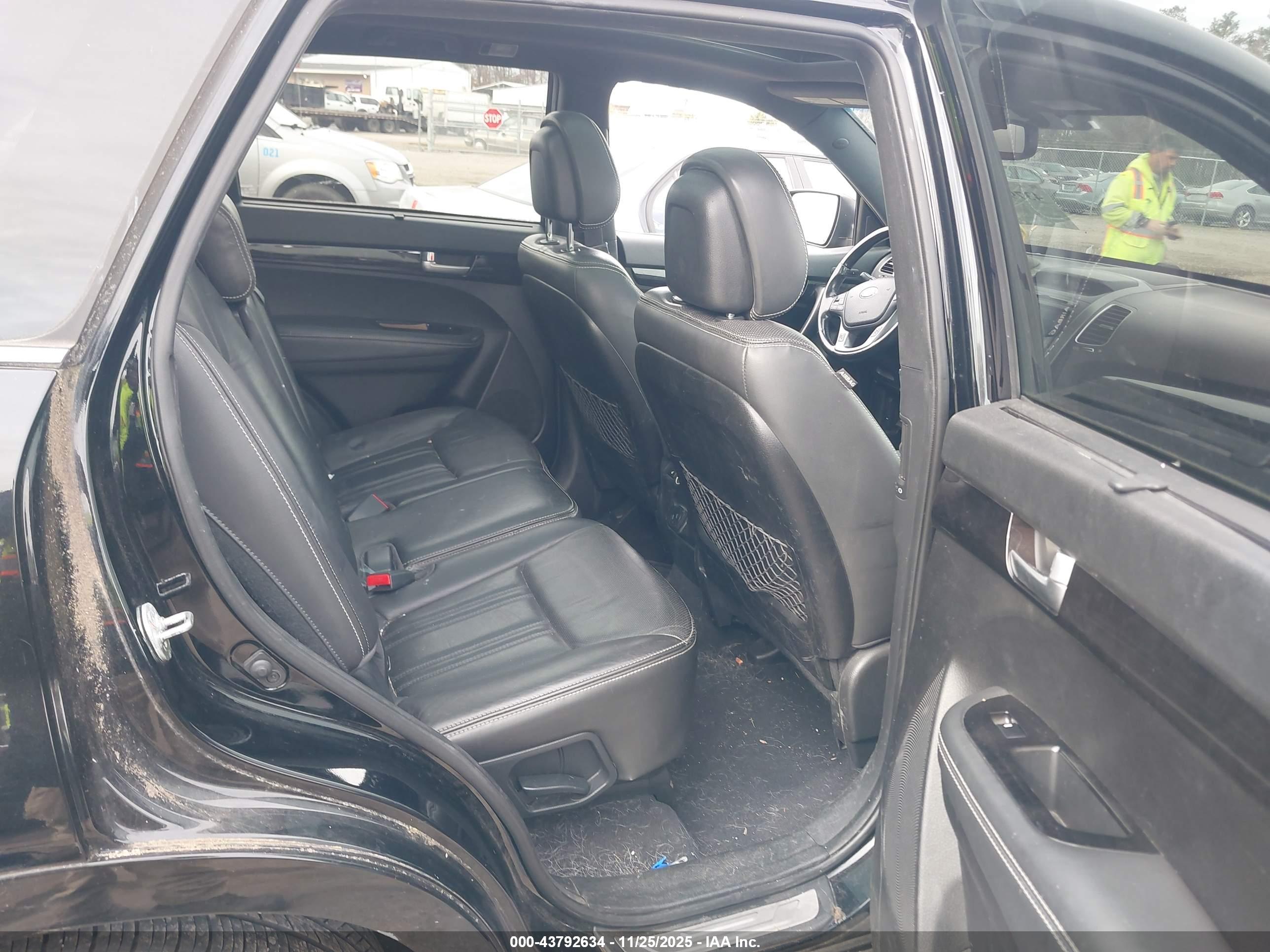 KIA SORENTO image 8
