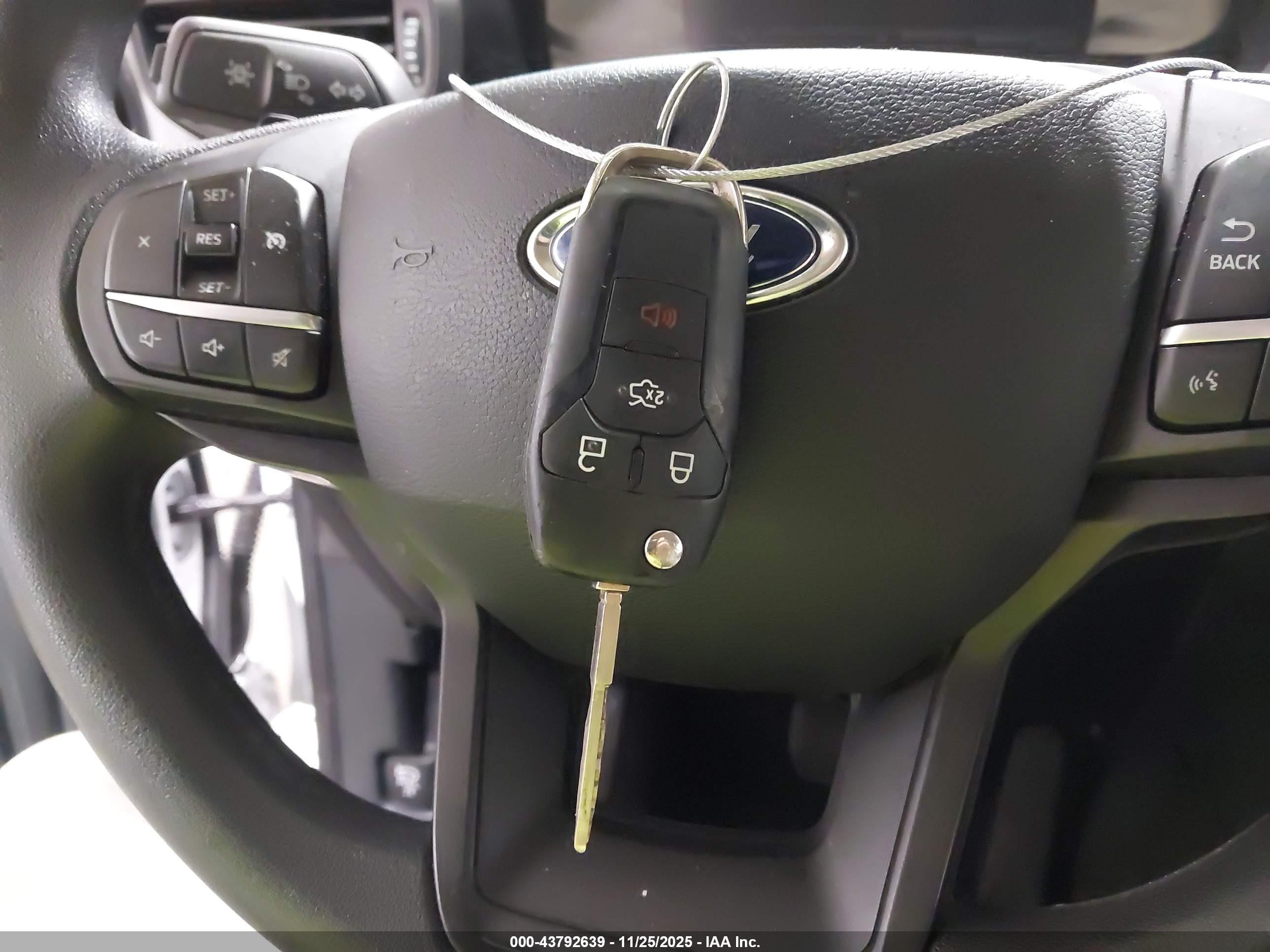 FORD EXPLORER image 11