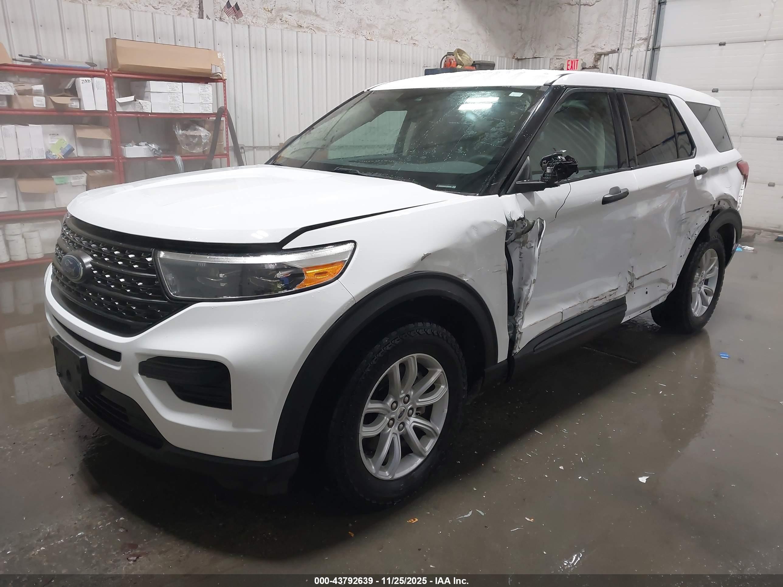 FORD EXPLORER image 2