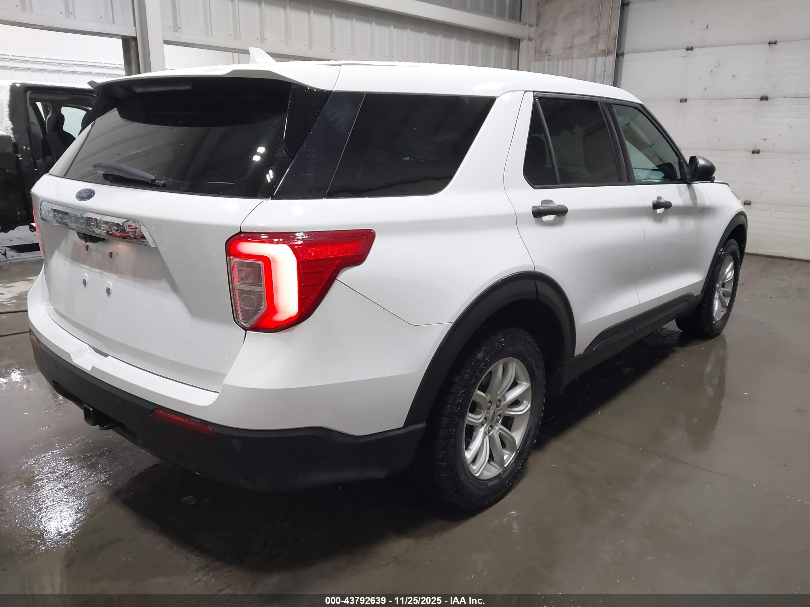 FORD EXPLORER image 4