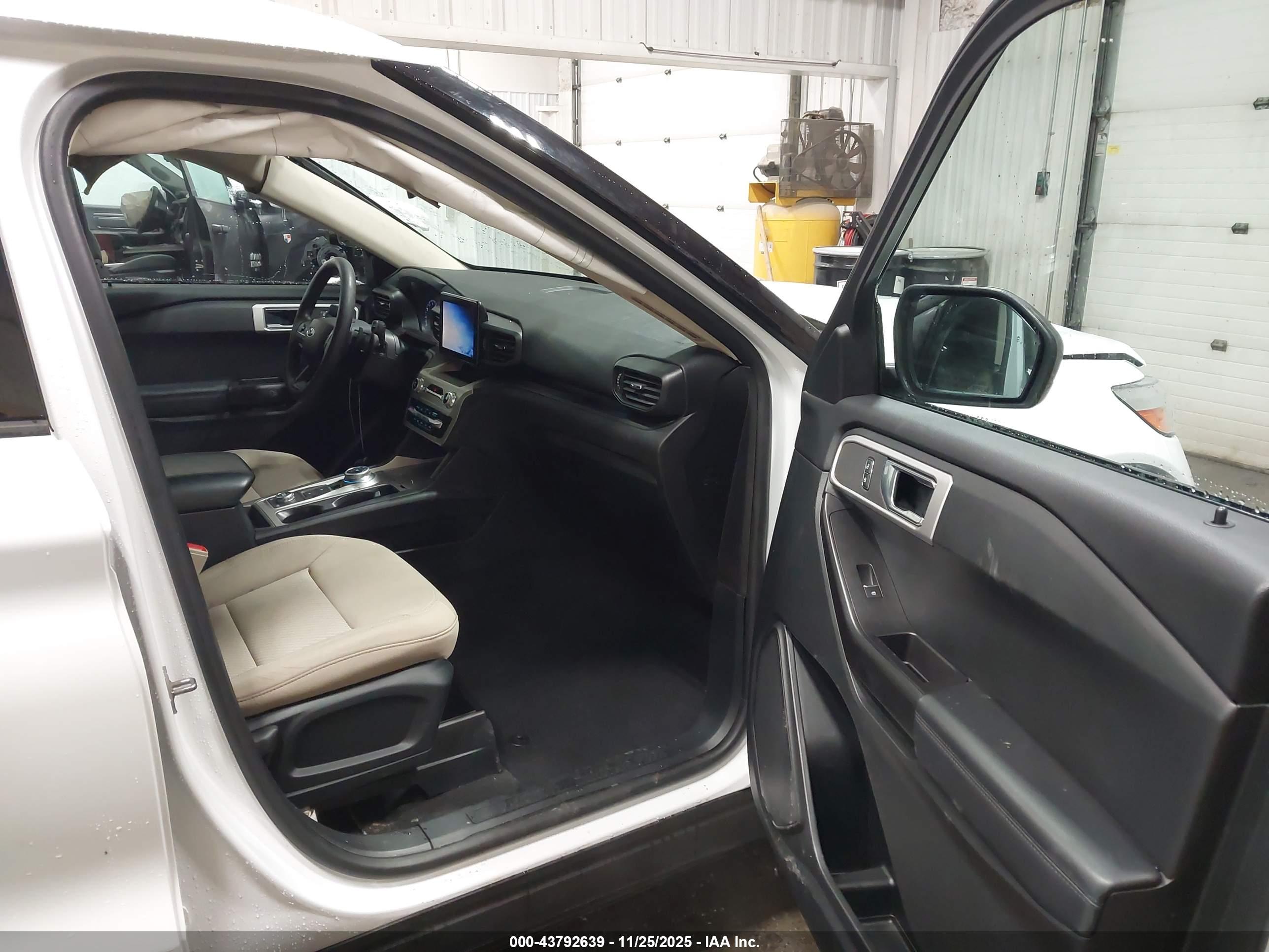 FORD EXPLORER image 5