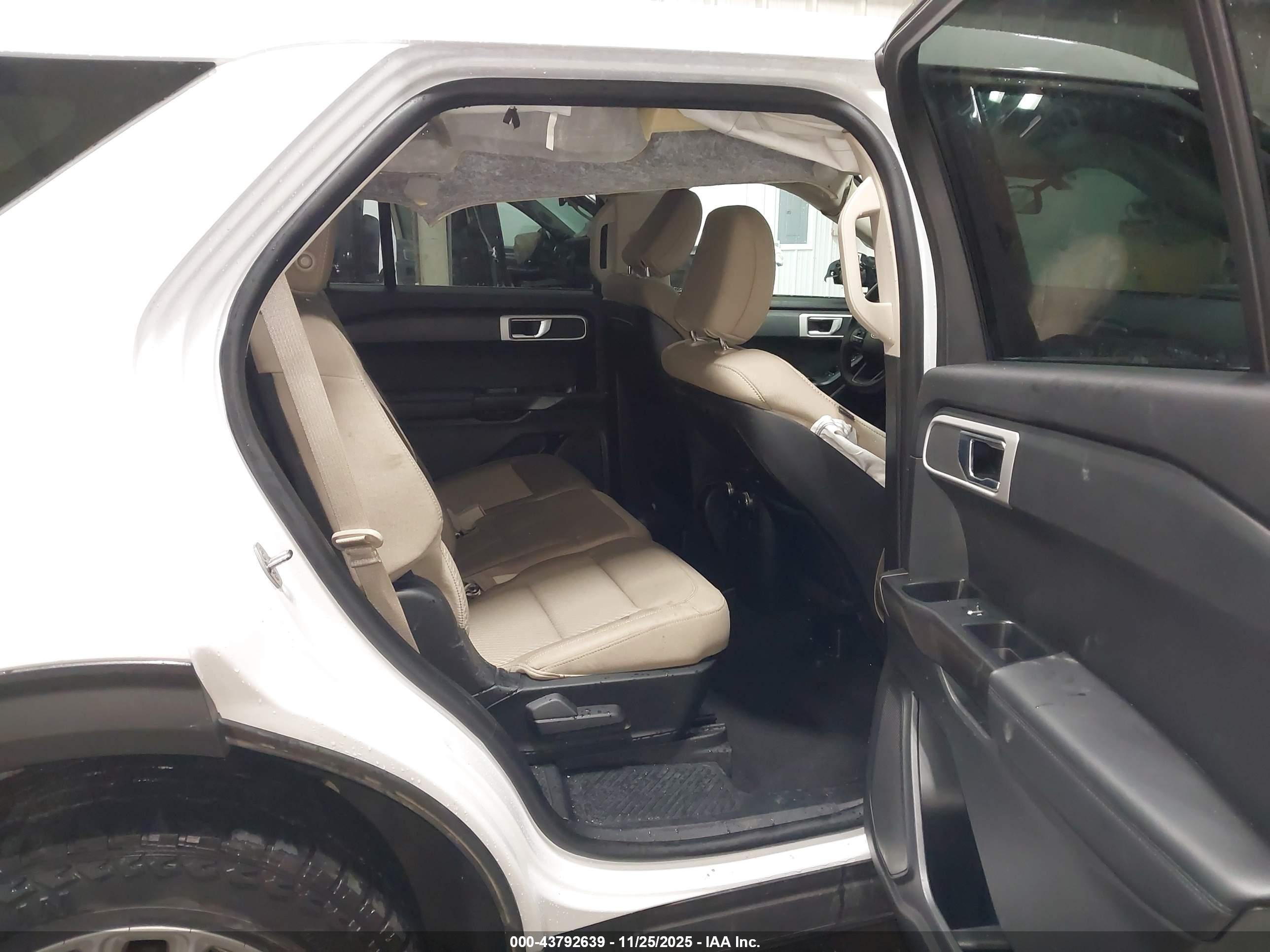 FORD EXPLORER image 8
