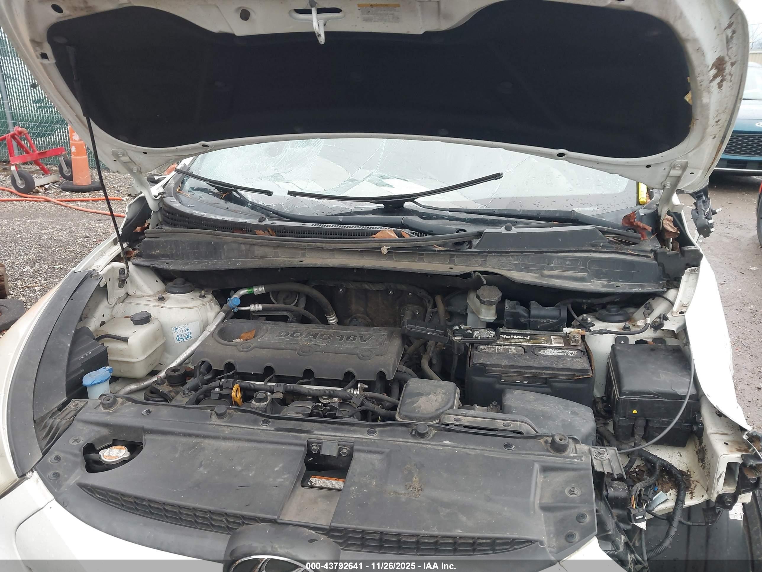 HYUNDAI TUCSON image 10