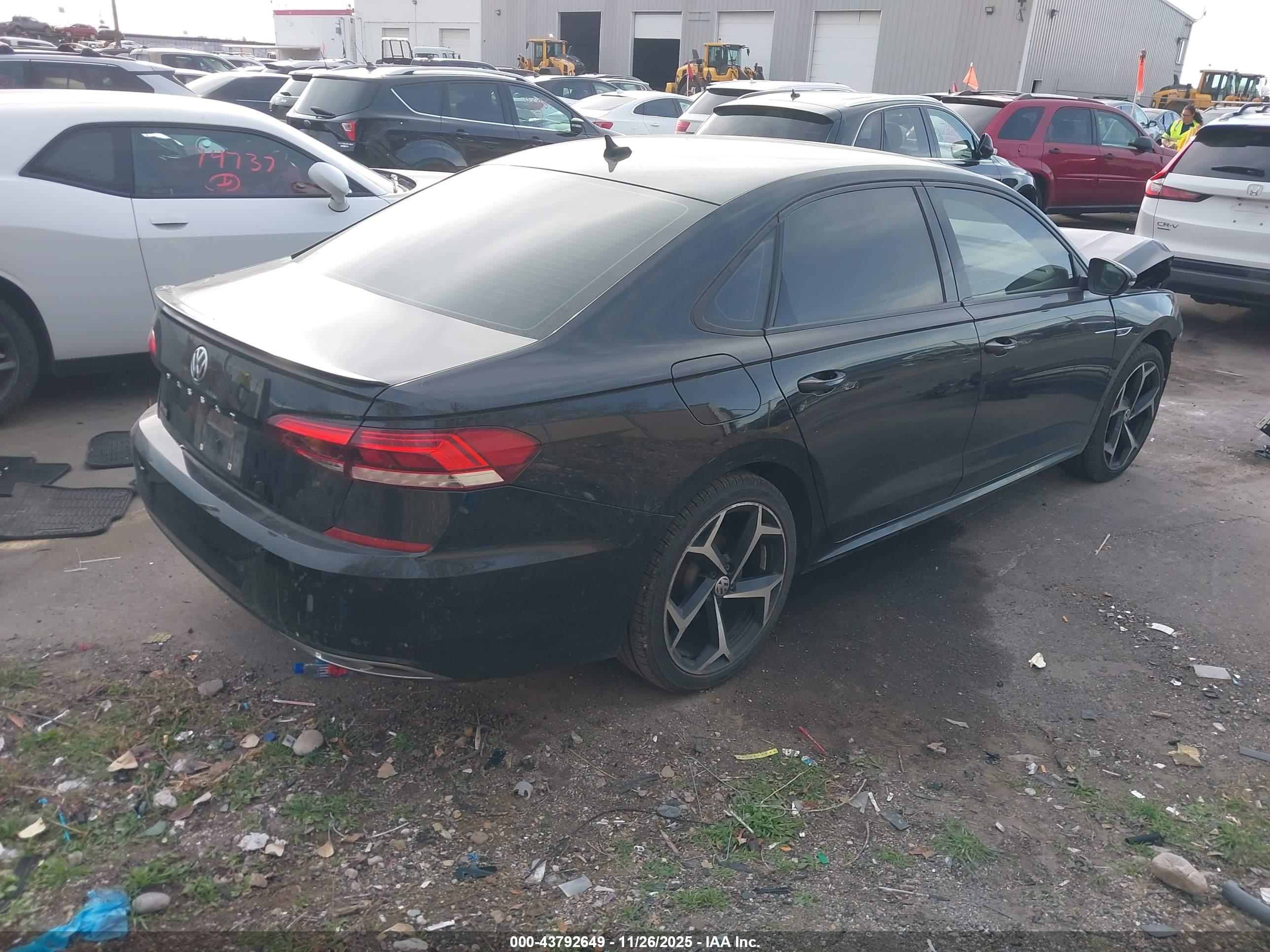 VOLKSWAGEN PASSAT image 4