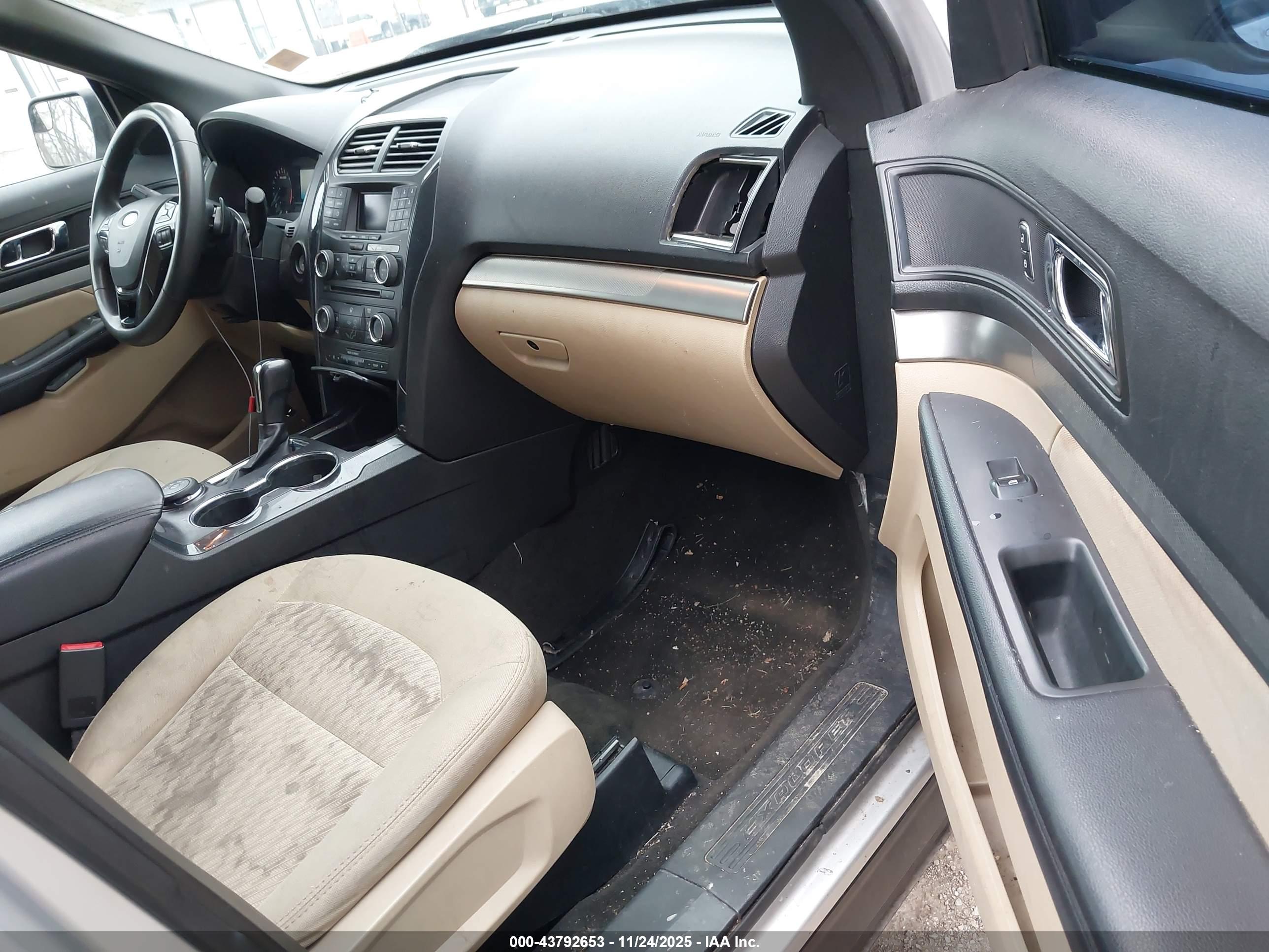 FORD EXPLORER image 5