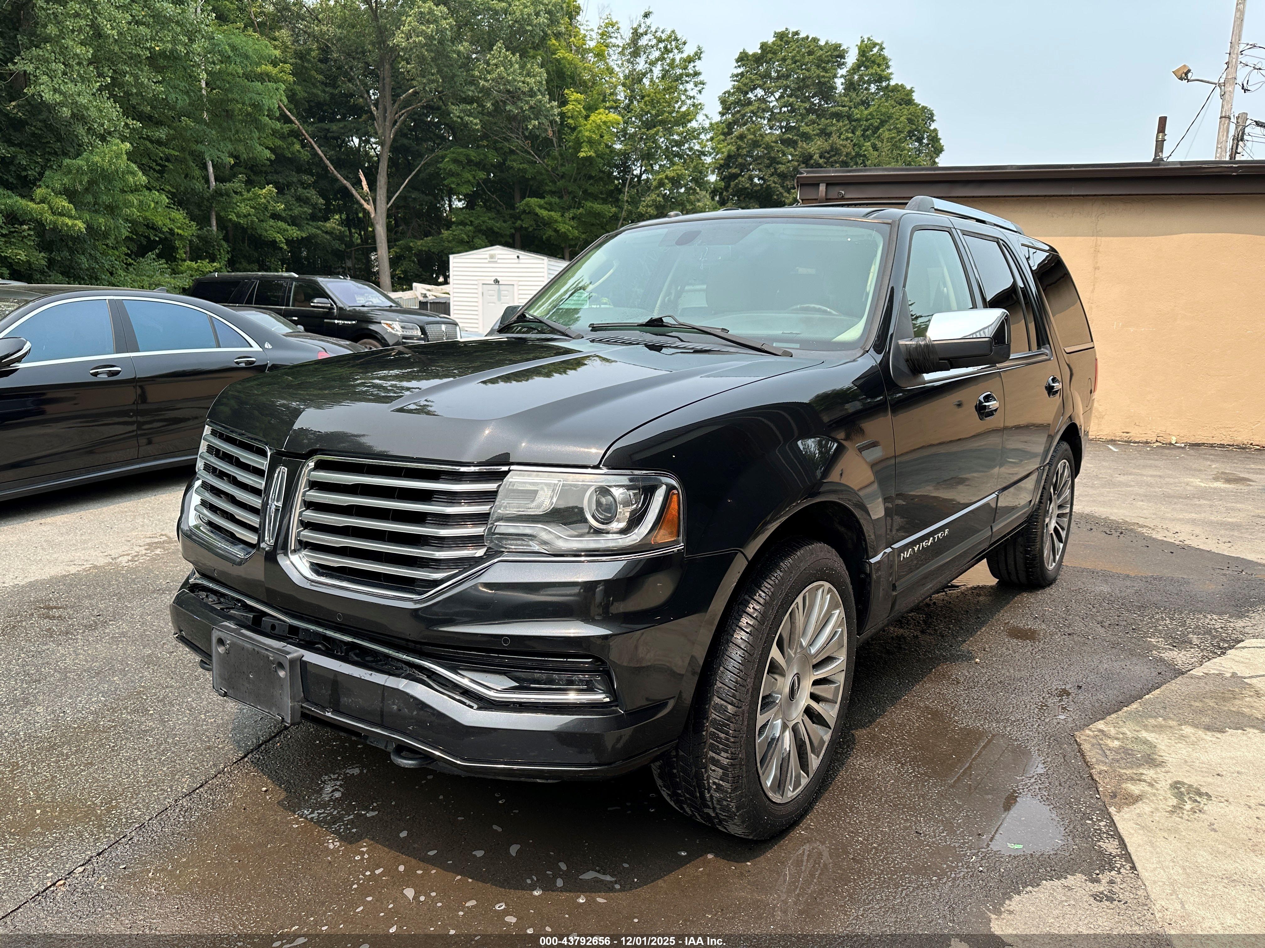 LINCOLN NAVIGATOR image 2